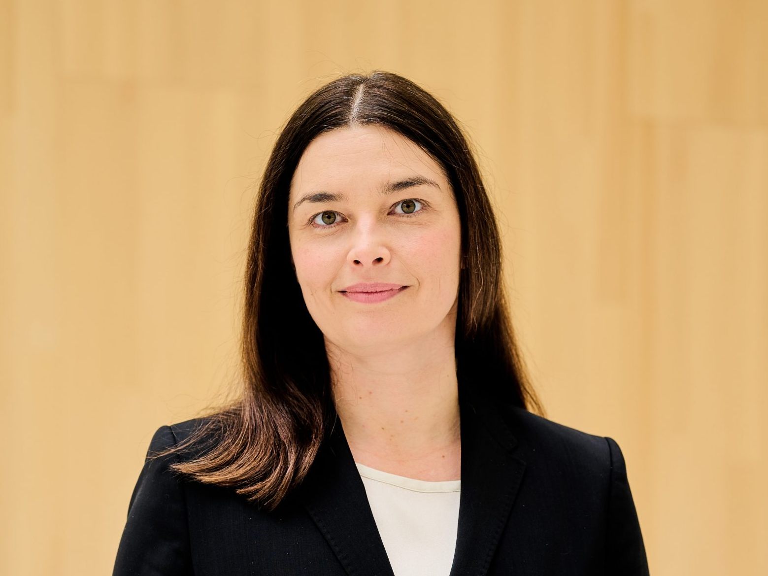 Prof.in Dr.in Andrea Horz setzt sich an der Stella Musikhochschule mit dem Verhältnis von Musik und Gesellschaft auseinander. Prof.in Dr.in Andrea Horz setzt sich an der Stella Musikhochschule mit dem Verhältnis von Musik und Gesellschaft auseinander.