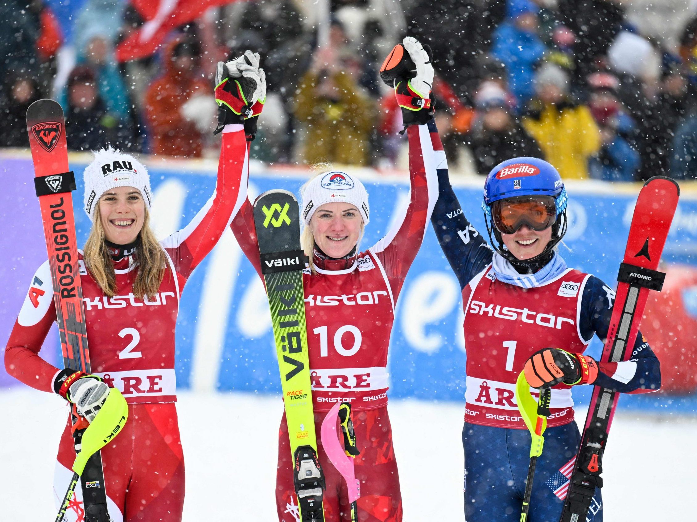 Das Siegerfoto vom Damen-Slalom in Are.