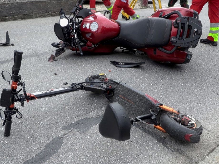 Einsatz nach Motorrad-Unfall in Schwarzach.