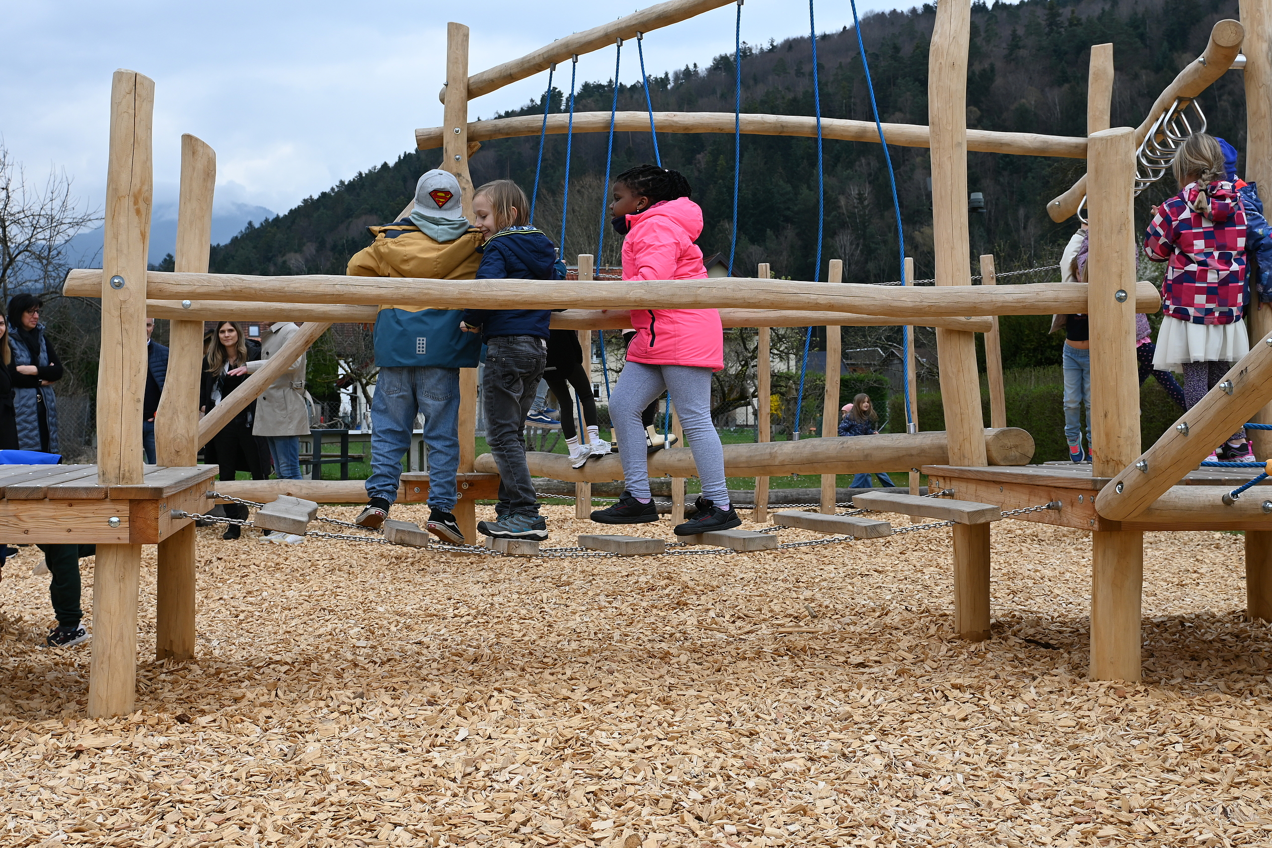 Klettergerüst Volksschule Sebastianplatz. Klettergerüst Volksschule Sebastianplatz.