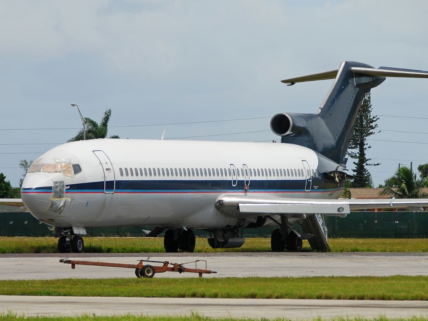 Ein Bild einer verlassenen Boeing 727 (Es handelt sich nicht um die vermisste Maschine) Ein Bild einer verlassenen Boeing 727 (Es handelt sich nicht um die vermisste Maschine)