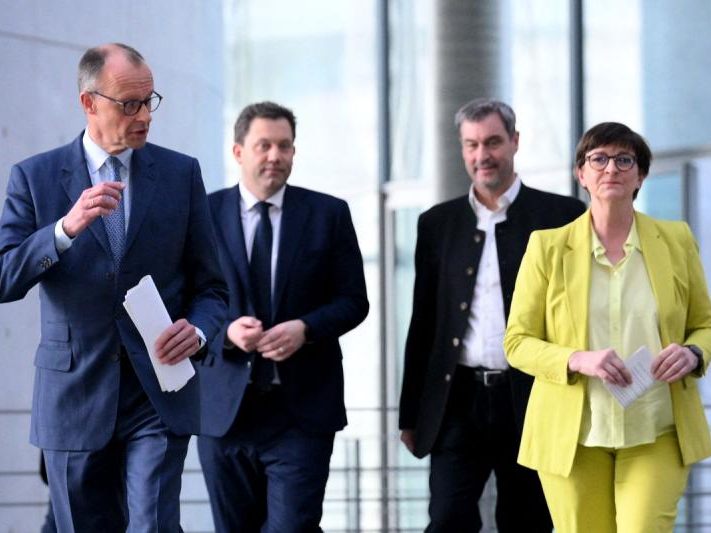 In Deutschland starten die offiziellen Koalitionsverhandlungen. In Deutschland starten die offiziellen Koalitionsverhandlungen.