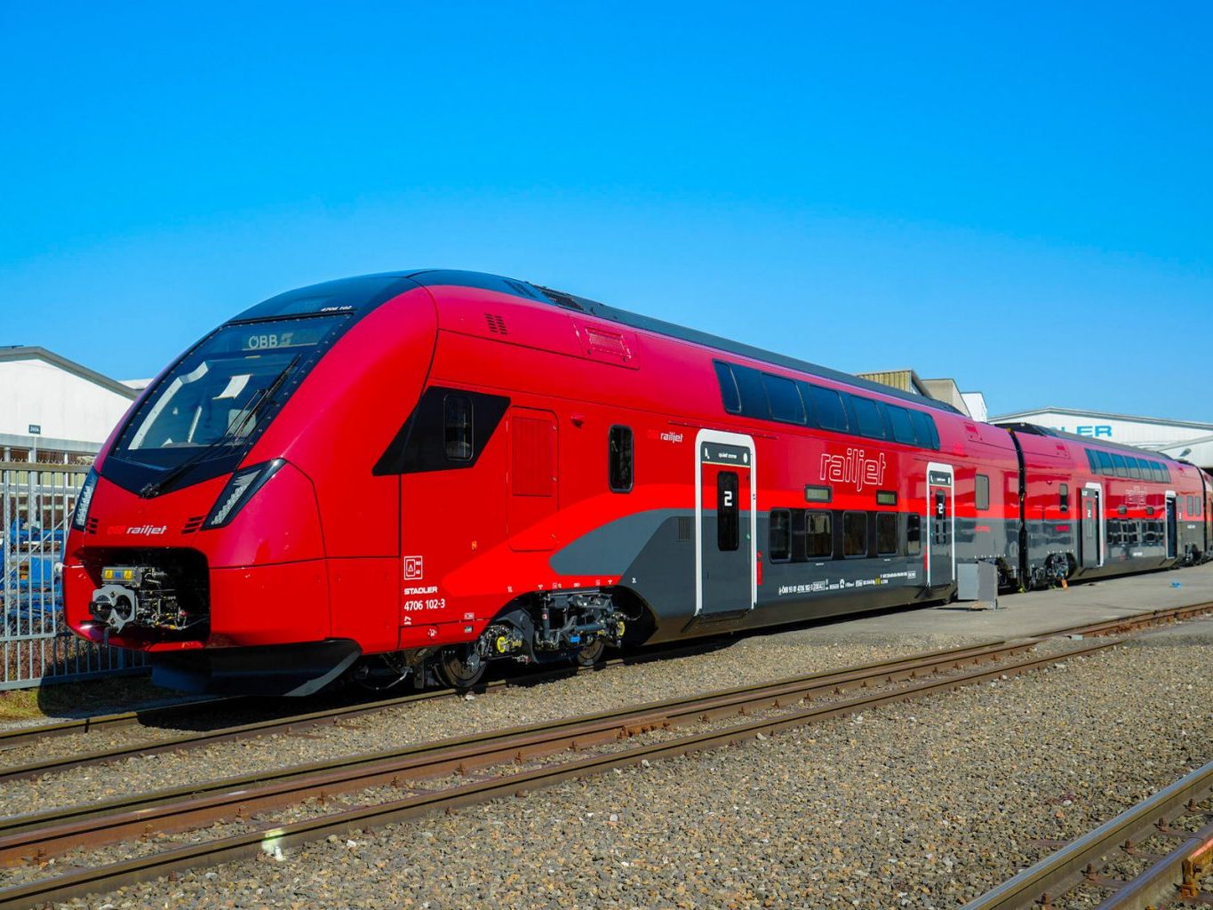 Der Schienenfahrzeughersteller Stadler, der auch die neuen Railjet-Züge der ÖBB baut, musste durch diverse Unwetterereignisse, Einbußen hinnehmen.