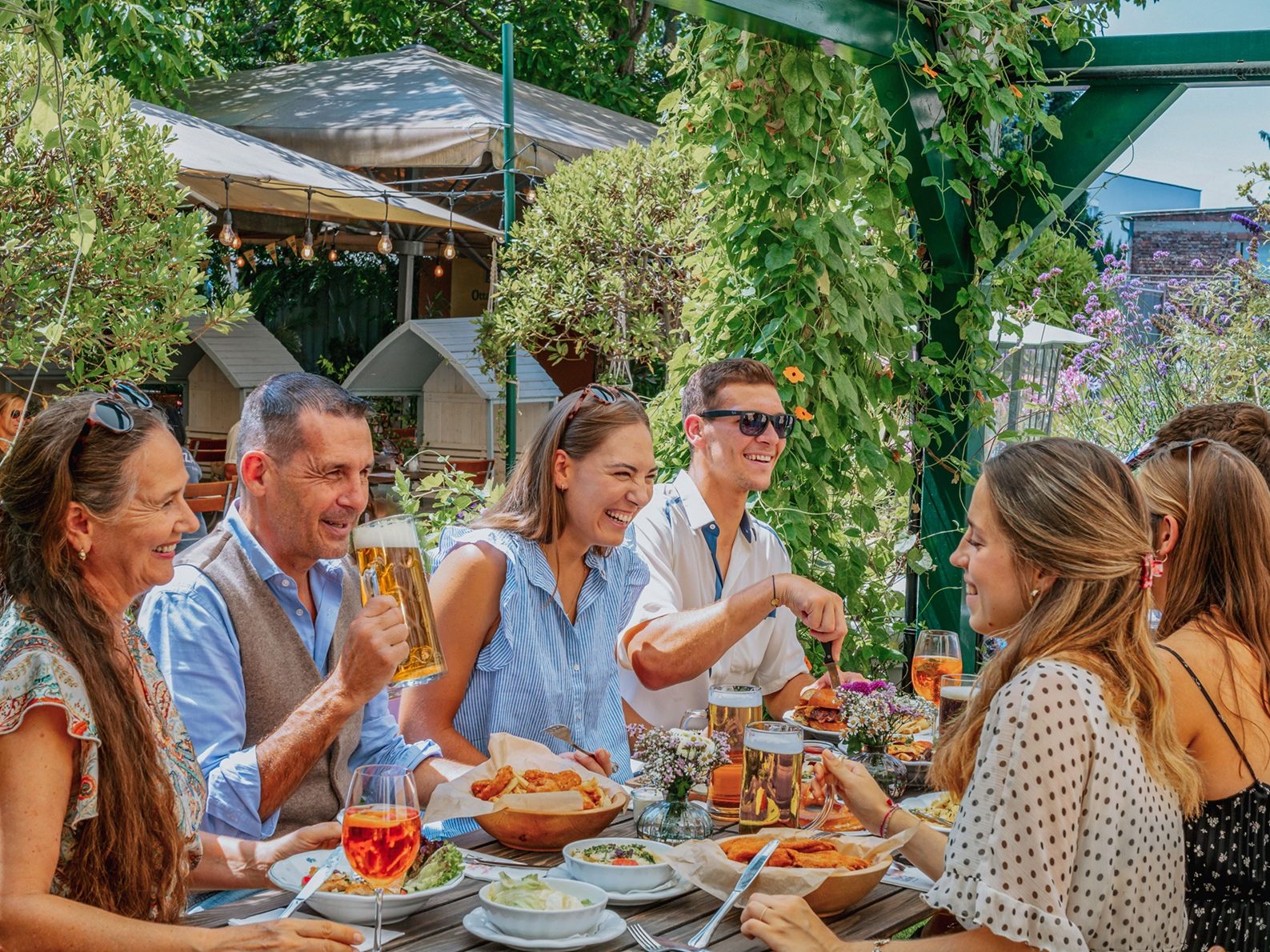 Gasthaus Napoleon in Wien-Donaustadt steuert auf Biergarteneröffnung zu. Gasthaus Napoleon in Wien-Donaustadt steuert auf Biergarteneröffnung zu.