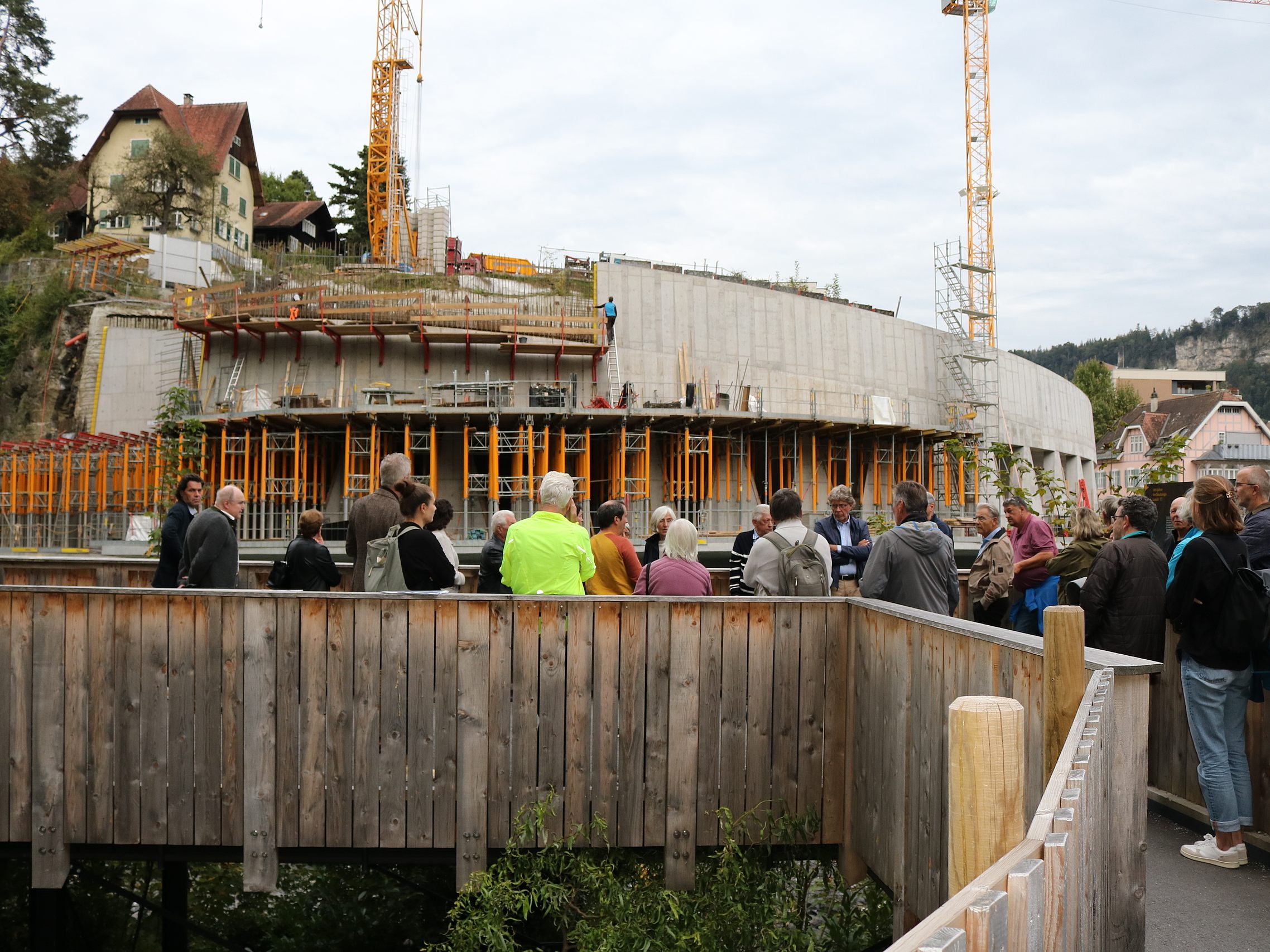Baustellenführungen und Stadtspaziergänge Baustellenführungen und Stadtspaziergänge