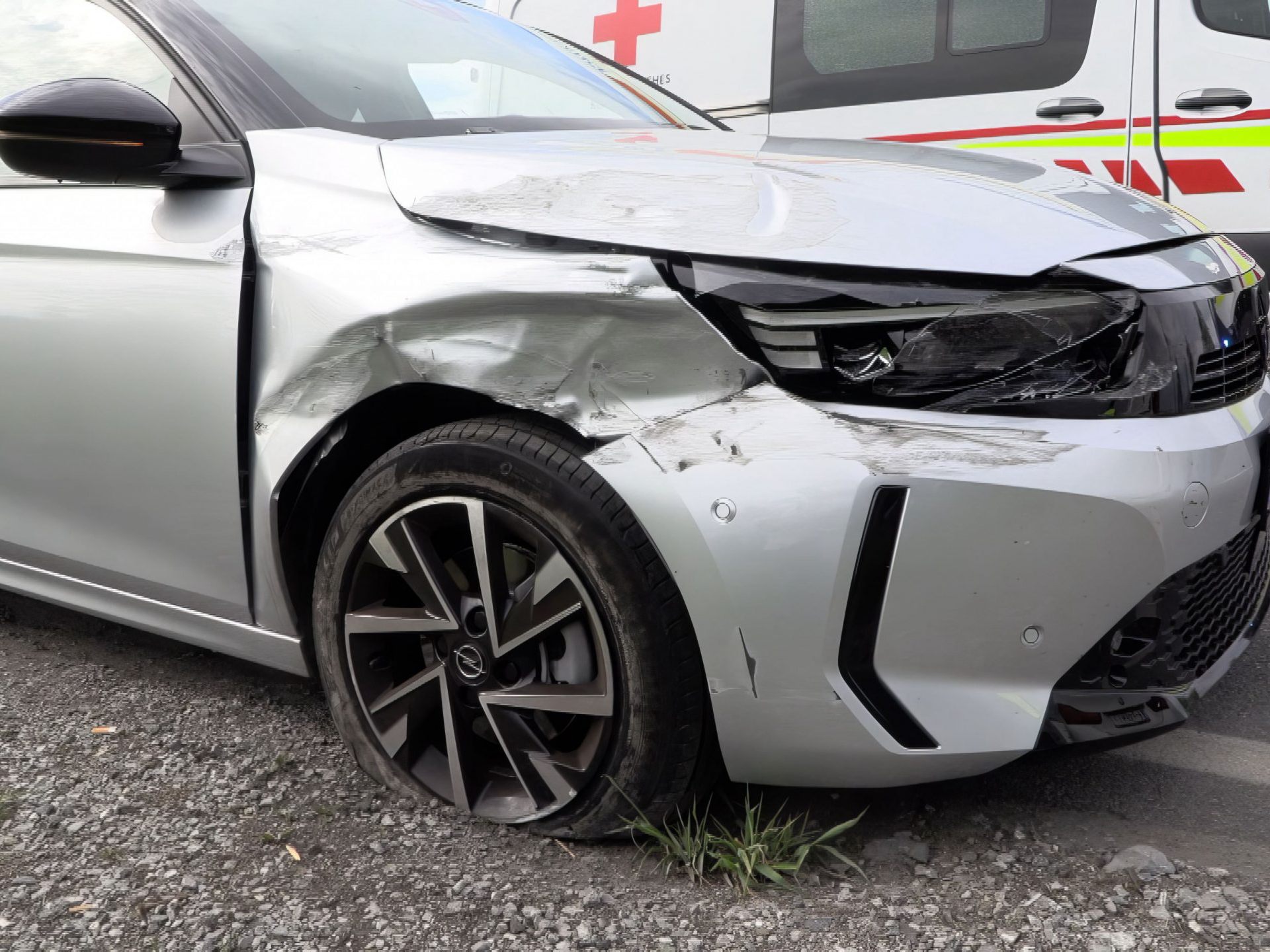 Bei einem Unfall in Lustenau am Sonntag gegen 16.20 Uhr waren vier Personen beteiligt. Zwei von ihnen wurden leicht verletzt.