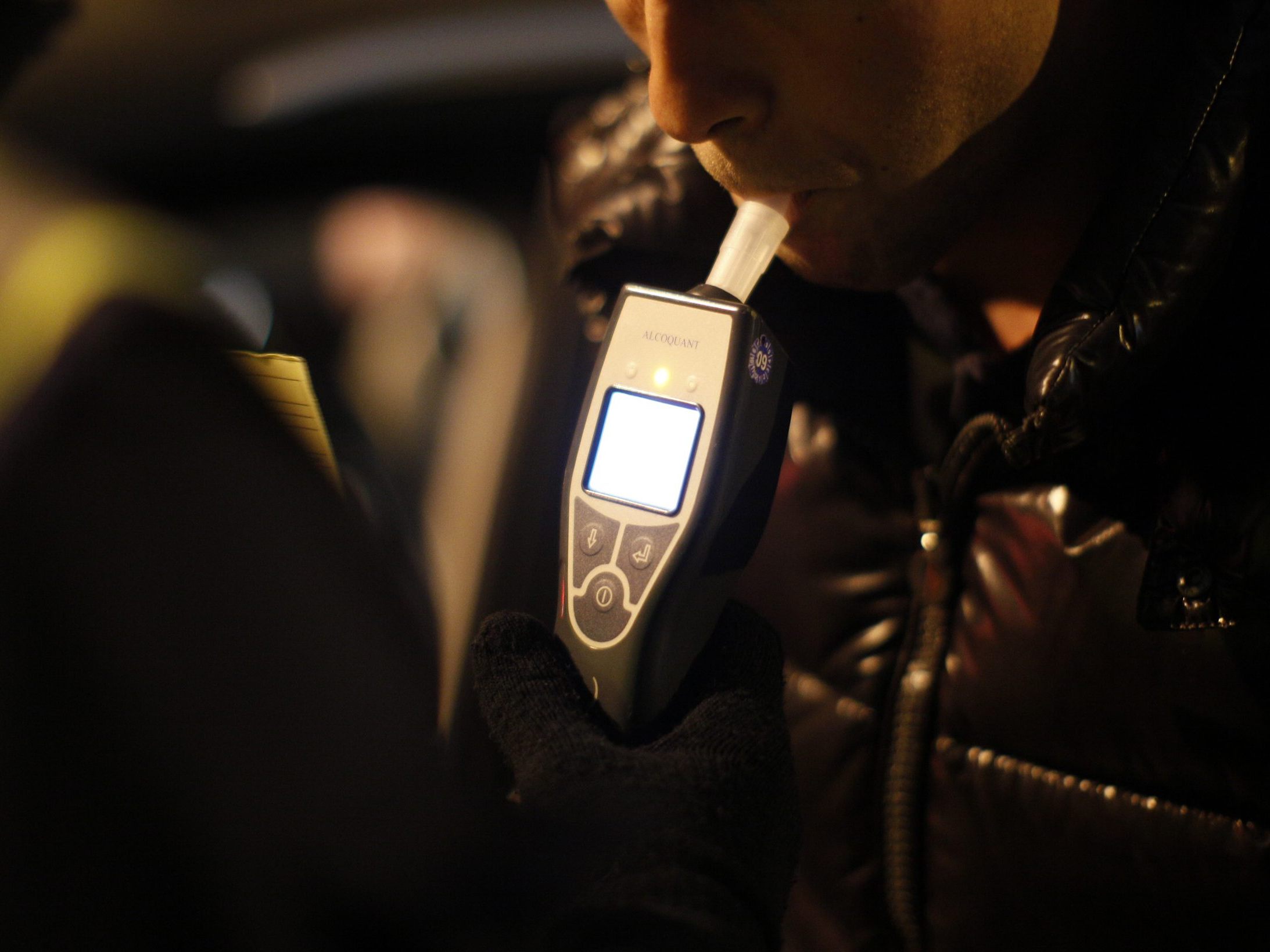 Die Polizei kämpft gegen Drogen- und Alkolenker.