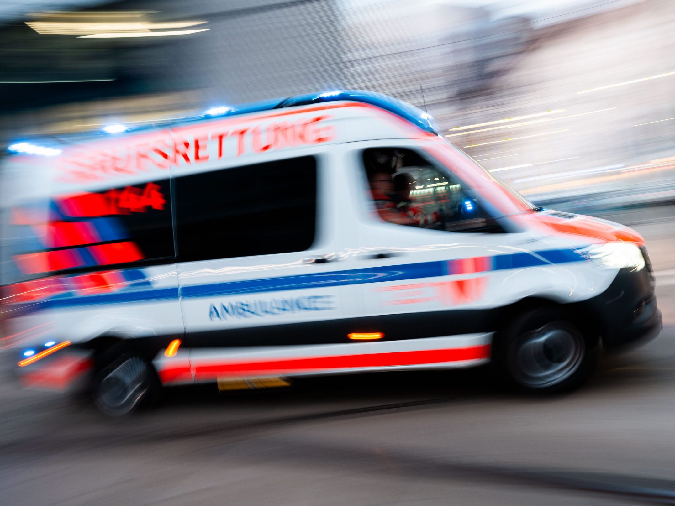 Rettungseinsatz nach schwerem Unfall in Wien-Favoriten. Rettungseinsatz nach schwerem Unfall in Wien-Favoriten.