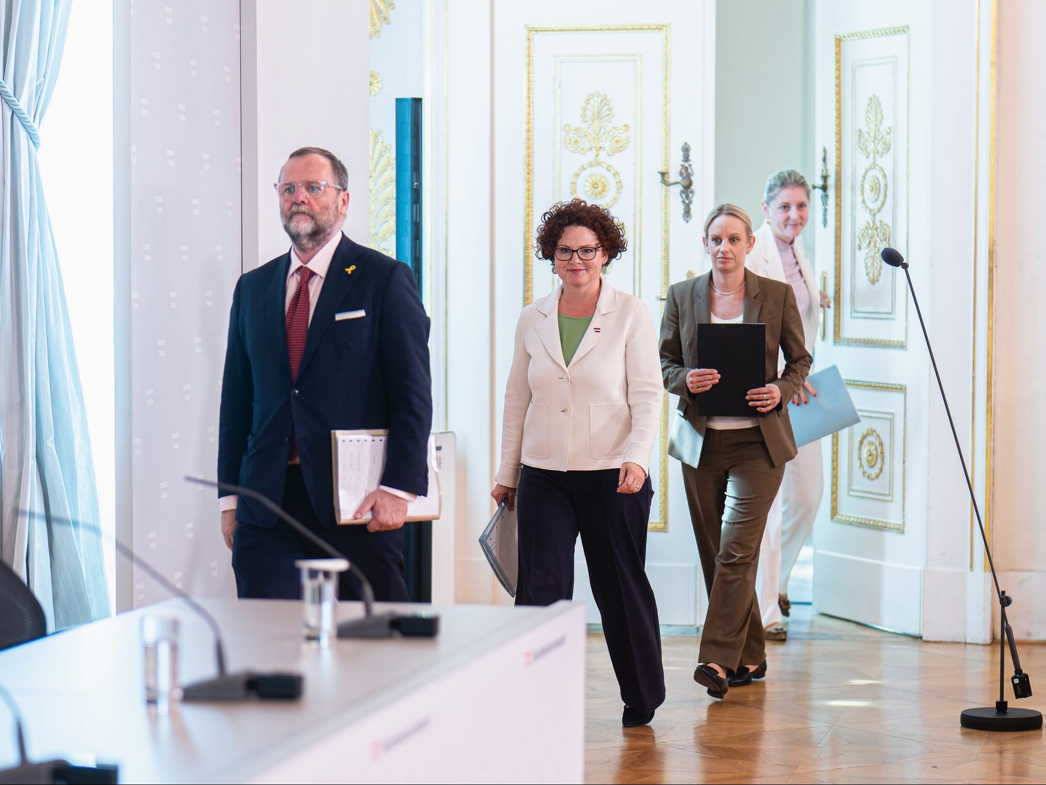 Die Regierung erhöht die Saisonkontingente im Tourismus deutlich. Die Regierung erhöht die Saisonkontingente im Tourismus deutlich.