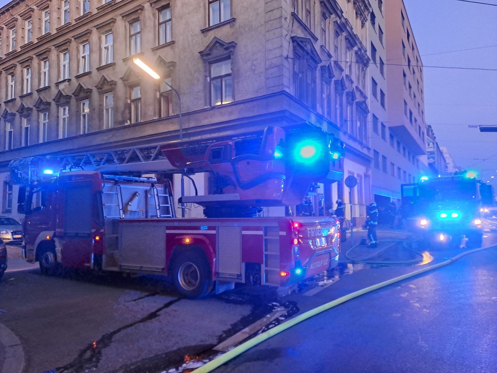 Brand mit einer Verletzten in Wien-Simmering.