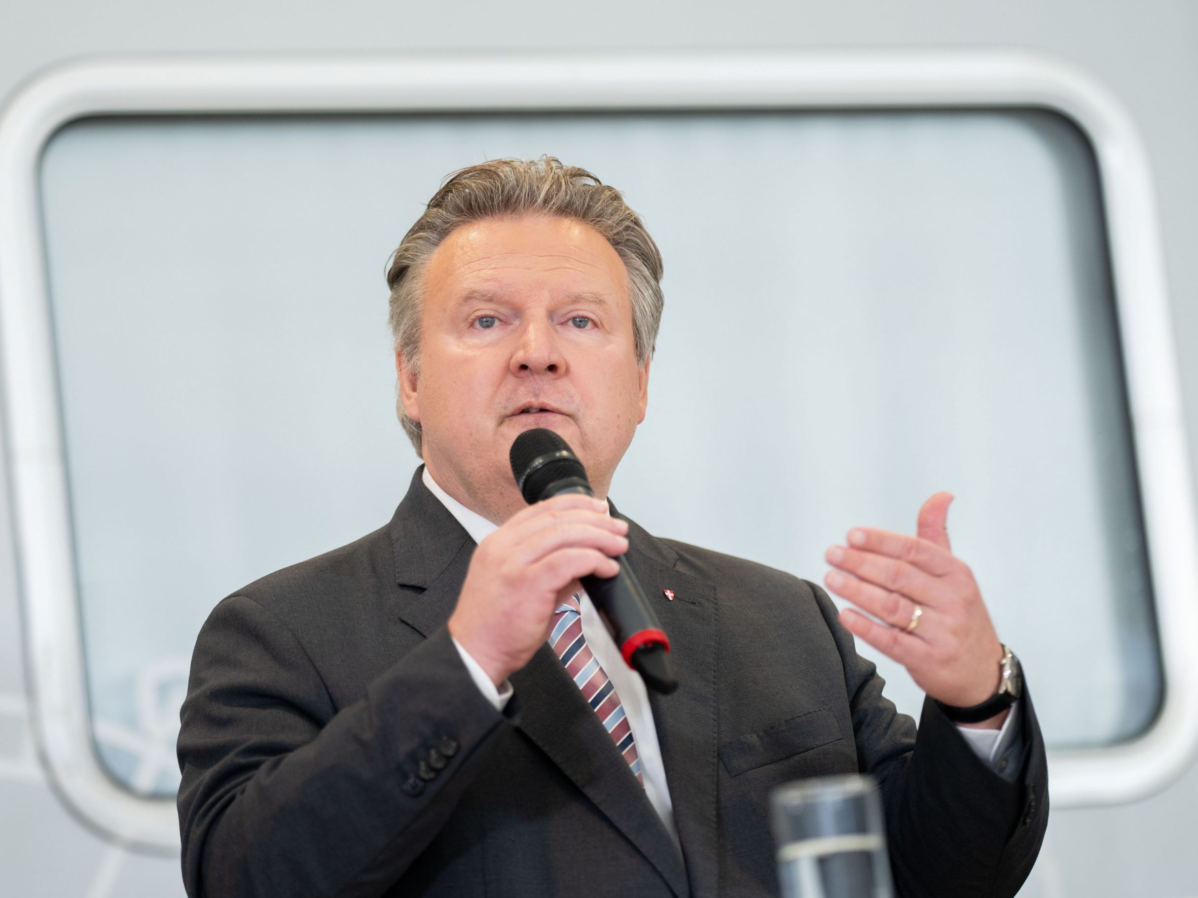 "Die steigende Lebenserwartung und die deutliche Zunahme an alters- und Lebensstil-bedingten Erkrankungen stellen unser Gesundheitssystem vor große Herausforderungen", so Wiens Landeschef Ludwig. "Die steigende Lebenserwartung und die deutliche Zunahme an alters- und Lebensstil-bedingten Erkrankungen stellen unser Gesundheitssystem vor große Herausforderungen", so Wiens Landeschef Ludwig.