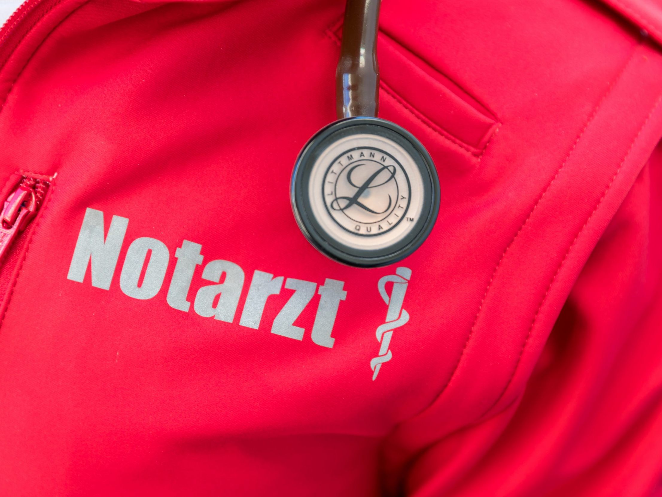 Trotz Reanimationsversuchen starb der 15-Jährige noch an der Unfallstelle.