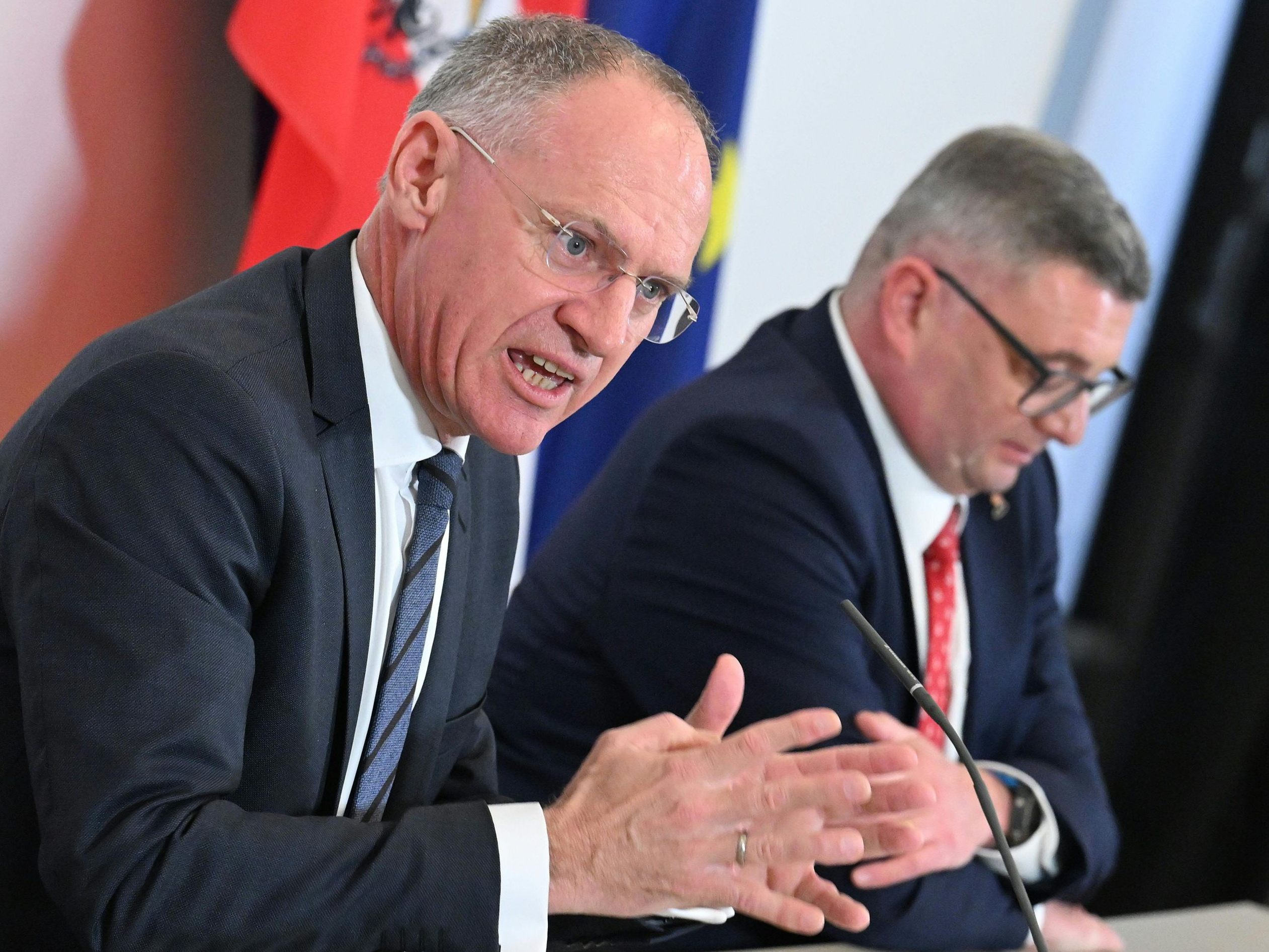 Innenminister Karner legte den Entwurft zur Messenger-Überwachung vor. Innenminister Karner legte den Entwurft zur Messenger-Überwachung vor.