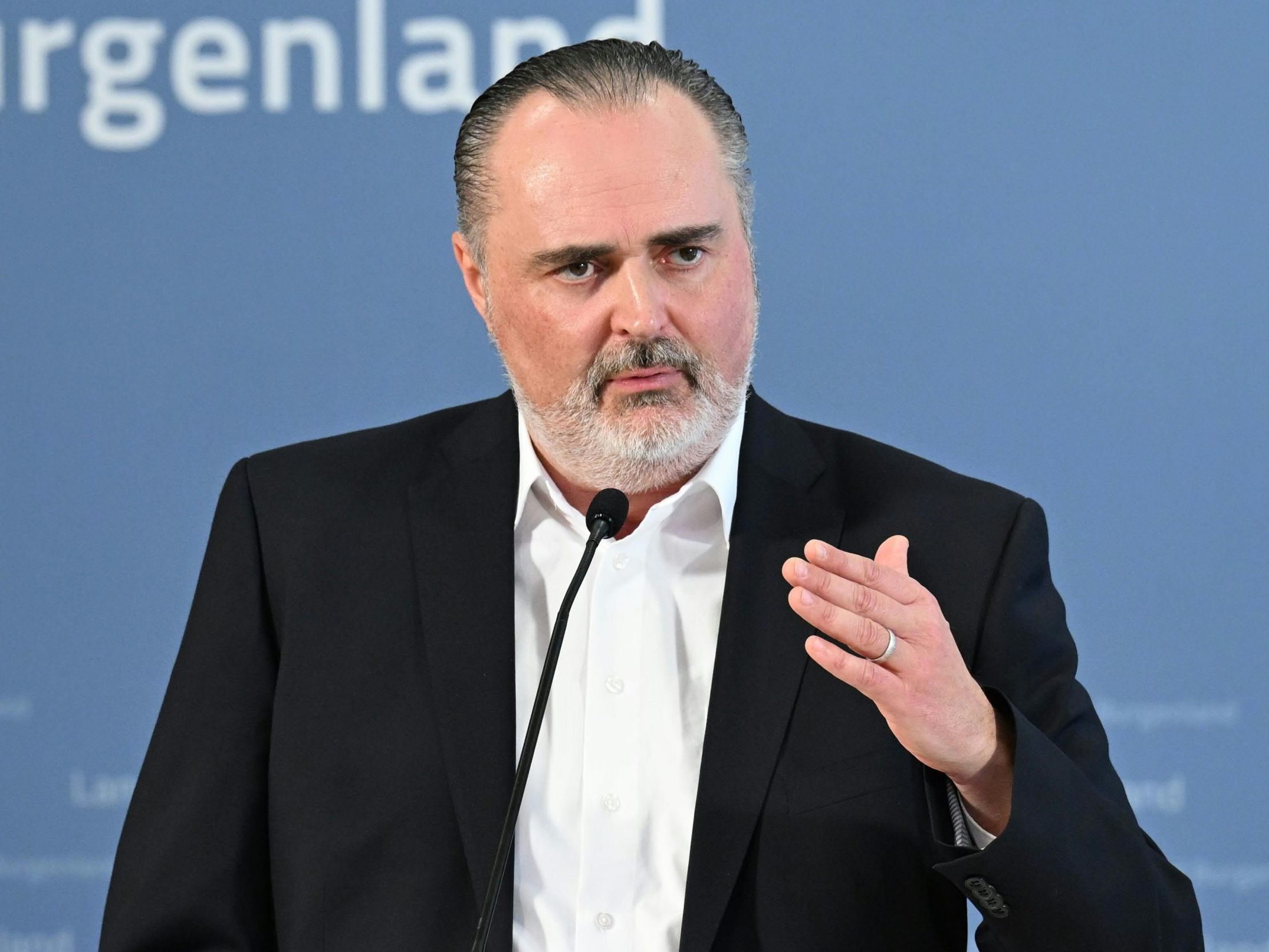 Burgenlands Landeshauptmann Doskozil ist nach der OP am Weg der Besserung.