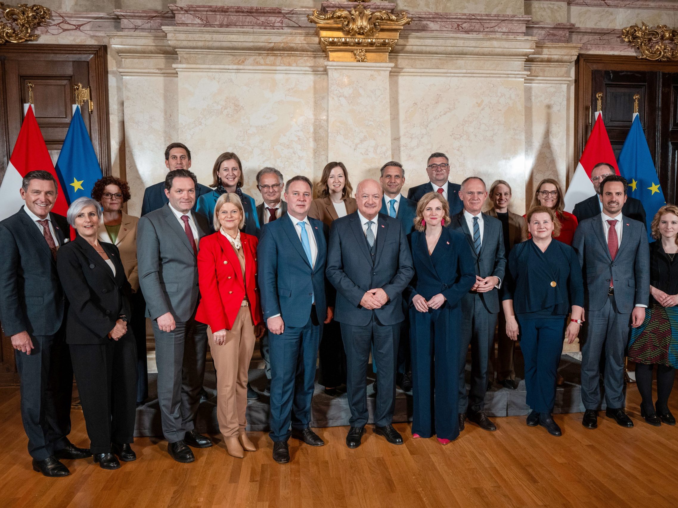 Familienfoto der Bundesregierung im Rahmen einer Arbeitsklausur der Bundesregierung in Wien. Familienfoto der Bundesregierung im Rahmen einer Arbeitsklausur der Bundesregierung in Wien.