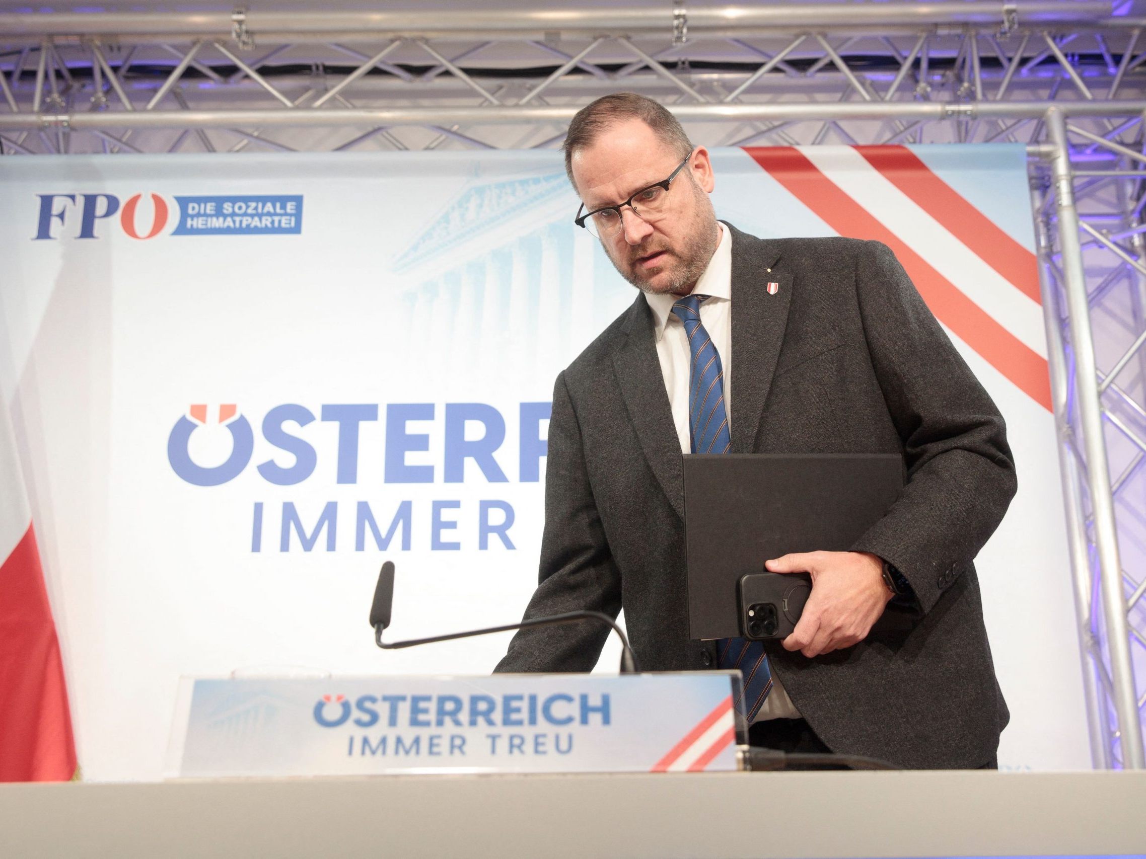 Laut Hafenecker soll das Wirken des Innenministeriums während der Pandemie beleuchtet werden. Laut Hafenecker soll das Wirken des Innenministeriums während der Pandemie beleuchtet werden.