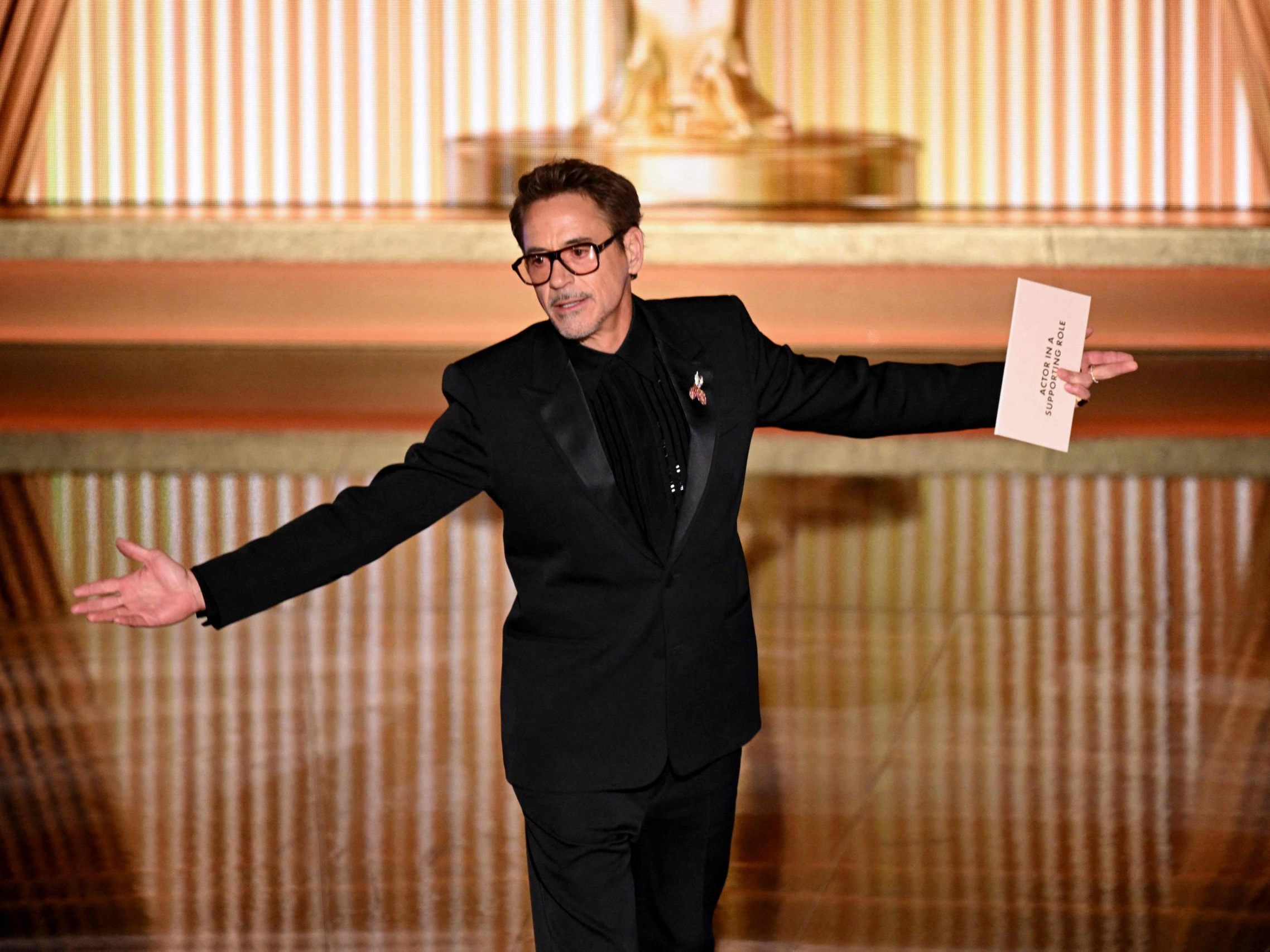 Robert Downey Jr. wird 60 Jahre alt – ein Rückblick auf das bewegte Leben des Iron Man-Stars zwischen Hollywood-Ruhm, Skandalen und Comebacks. Robert Downey Jr. wird 60 Jahre alt – ein Rückblick auf das bewegte Leben des Iron Man-Stars zwischen Hollywood-Ruhm, Skandalen und Comebacks.