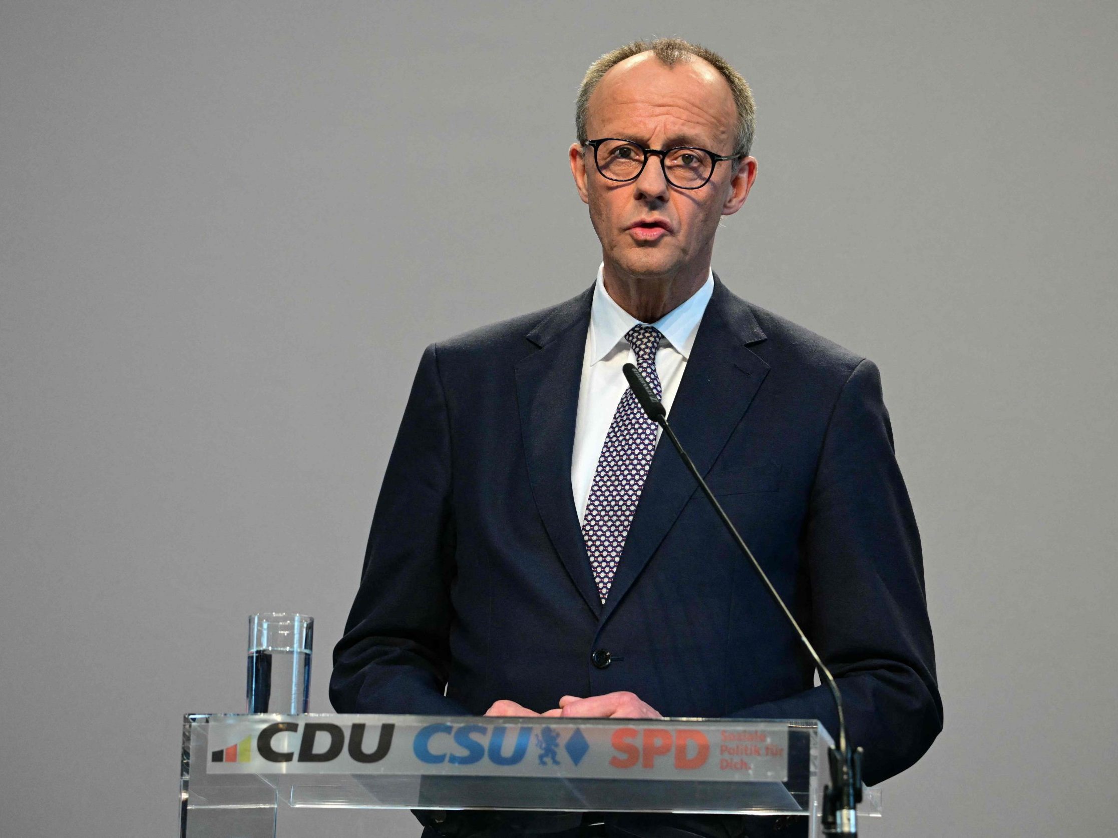 Der designierte deutsche Kanzler Friedrich Merz (CDU) bei der Vorstellung des Koalitionsvertrags. Der designierte deutsche Kanzler Friedrich Merz (CDU) bei der Vorstellung des Koalitionsvertrags.