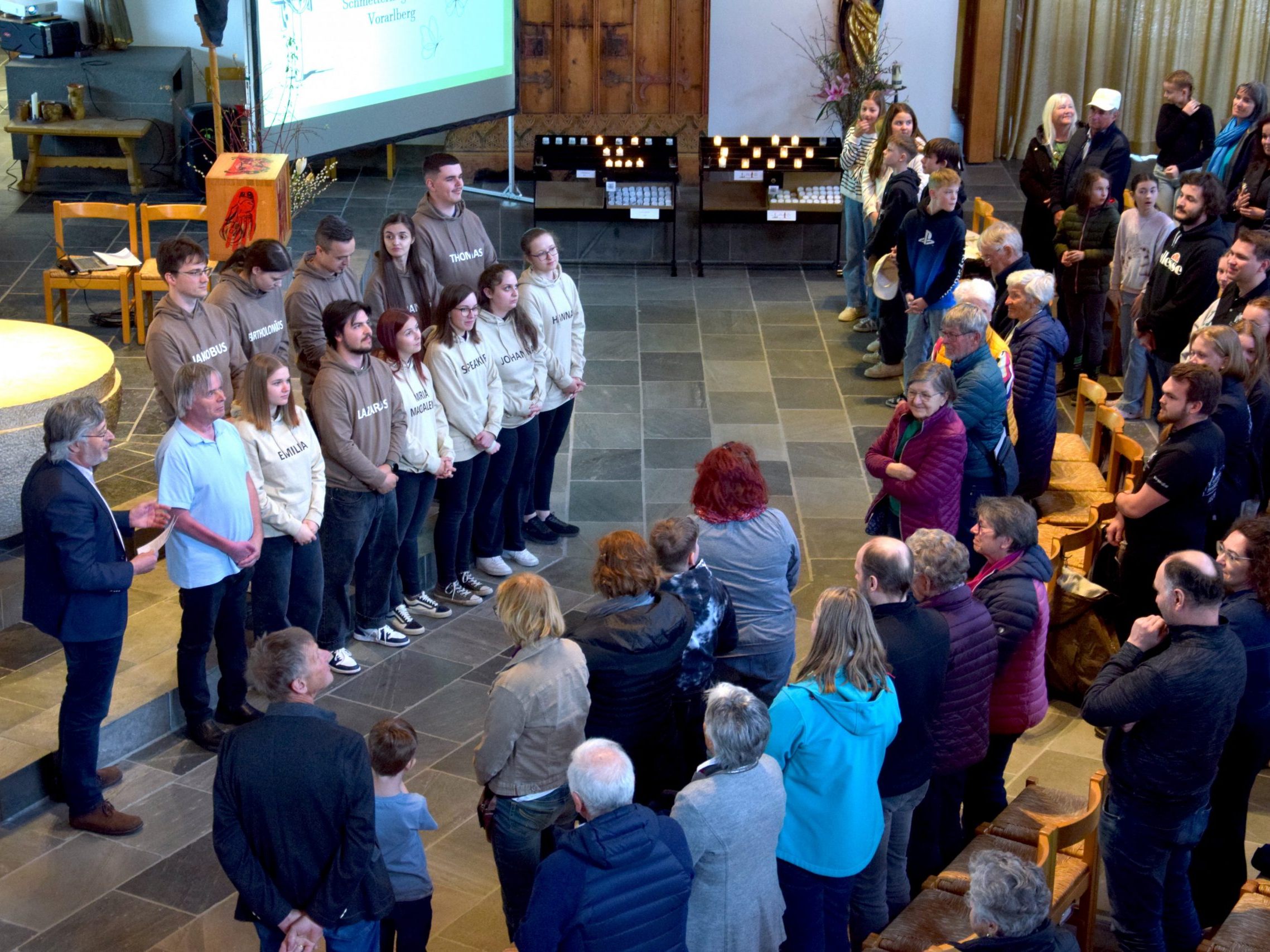 Die Jugendpassion 2025 - hier in der Neuen Pfarrkirche Lech; am Karfreitag werden ausgewählte Szenen daraus in der Pfarrkirche Feldkirch-Levis zu sehen sein.