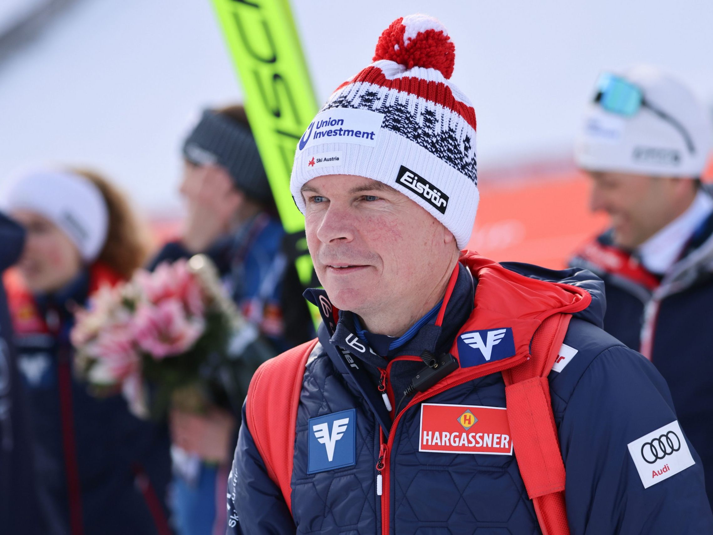 Der Vorarlberger Bernhard Metzler legt sein Amt als Trainer von Österreichs Skisprung-Nationalteam der Frauen auf eigenen Wunsch nieder.