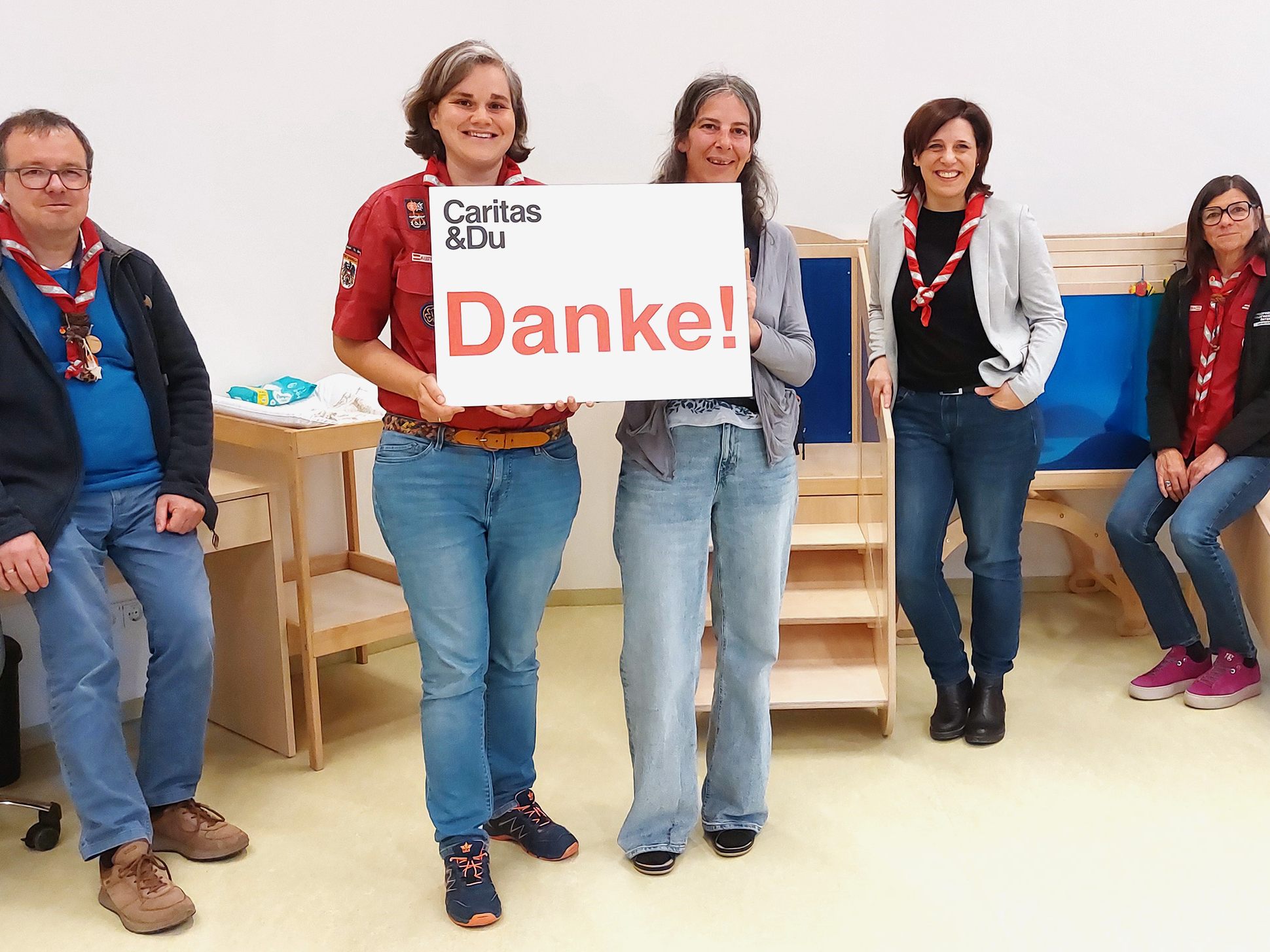 Großzügige Spende der Pfadfinder an das Haus St. Michael. Großzügige Spende der Pfadfinder an das Haus St. Michael.