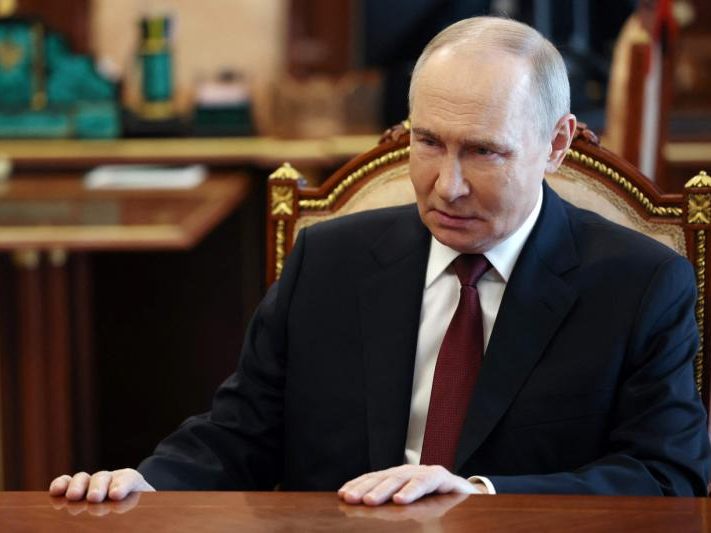 Putin traf sich heute mit dem russischen Generalstabschef Waleri Gerassimow.