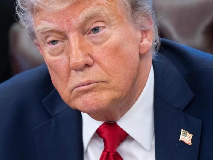 Das dürfte Donald Trump gar nicht freuen: Nach Kalifornien klagen nun zwölf weitere Bundesstaaten gegen seine Zölle. Das dürfte Donald Trump gar nicht freuen: Nach Kalifornien klagen nun zwölf weitere Bundesstaaten gegen seine Zölle.