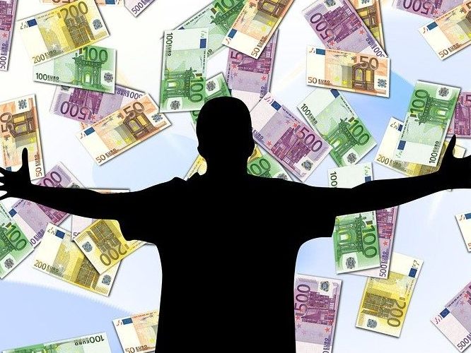 Ein*e Oberösterreicher*in ist Lotto-Millionär*in. Ein*e Oberösterreicher*in ist Lotto-Millionär*in.
