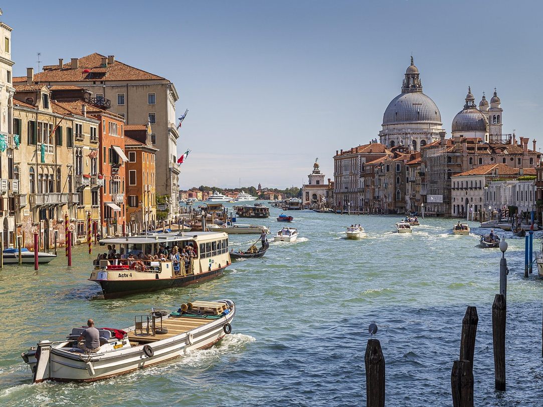 77.000 zahlten bereits die Touristengebühr für einen Venedig-Zutritt. 77.000 zahlten bereits die Touristengebühr für einen Venedig-Zutritt.
