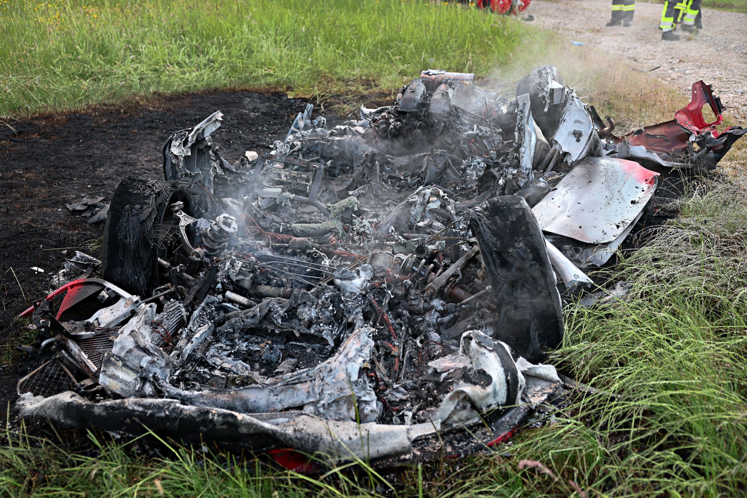 Die Reste des Ferraris nach dem Brand – ein Totalschaden.