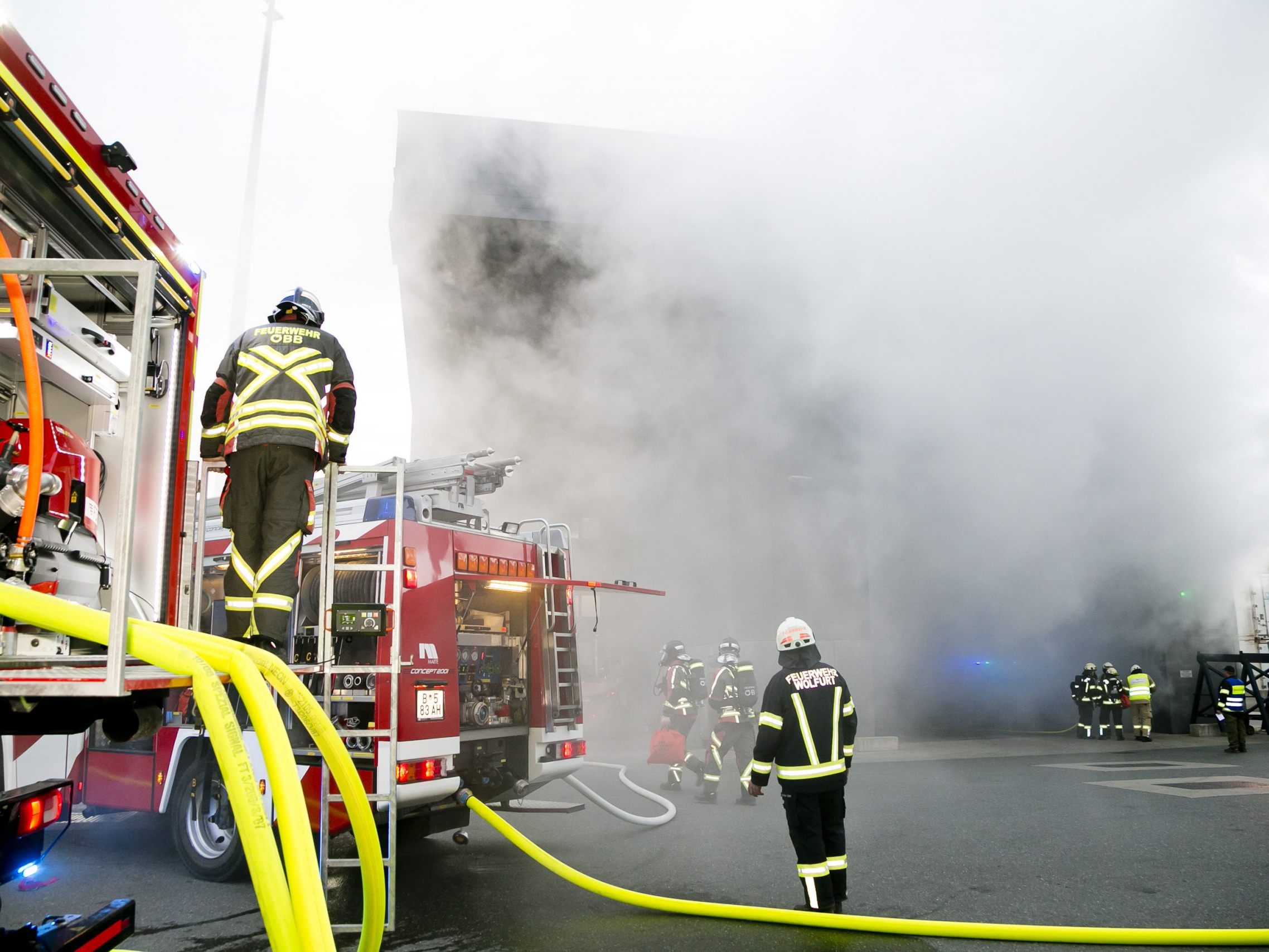 Insgesamt nahmen 105 Feuerwehrmänner und -frauen an der zweistündigen Übung tei.