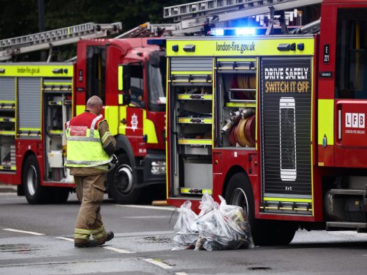 Die Londoner Feuerwehr unterstützte bei der Klärung der Brandursache Die Londoner Feuerwehr unterstützte bei der Klärung der Brandursache