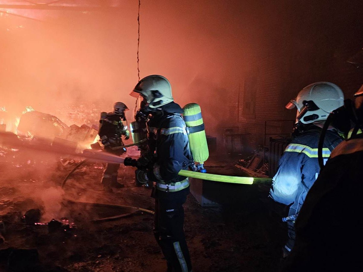 Sieben Feuerwehren standen bei dem Großbrand im Einsatz.