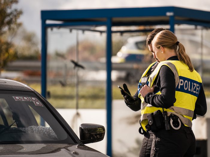 Bundespolizei deckt doppelte Asylantragstellung auf. (Symbolbild)