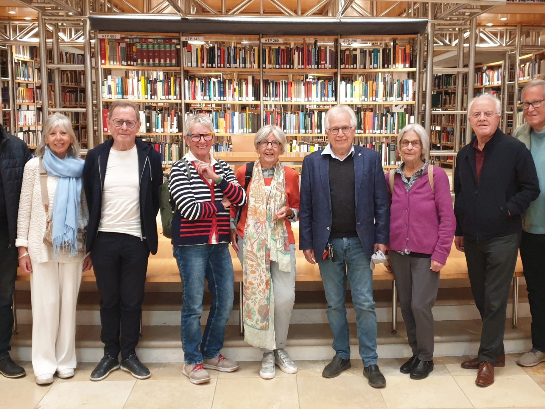Die Bregenzer 47er im Kuppelsaal der Landesbibliothek