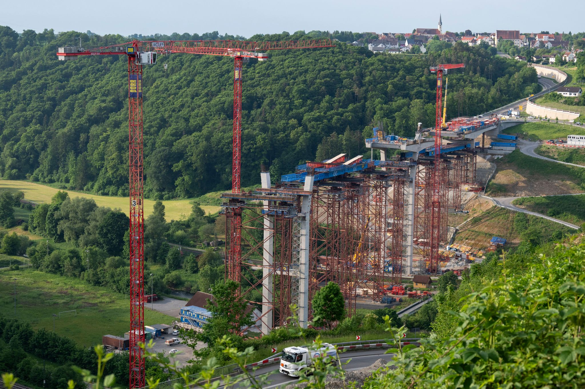 Auf dieser Baustelle stürzten drei Männer am Dienstag in den Tod.