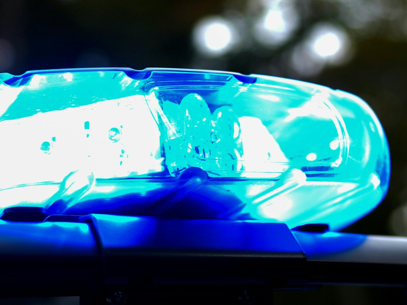 Ein Verdächtiger überschlug sich mit seinem Auto auf der Flucht vor der Polizei in NÖ.
