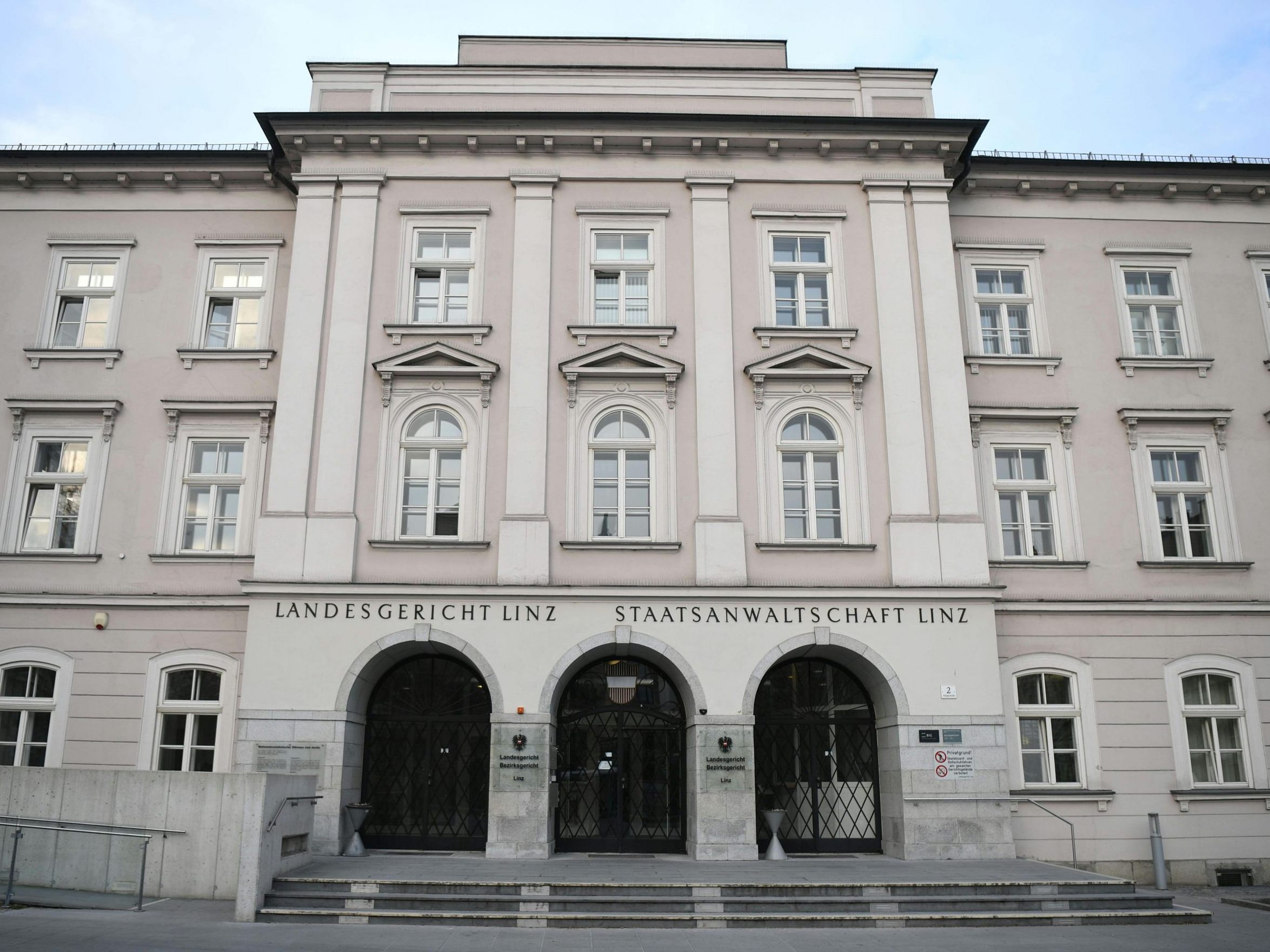 Als Grund für seine Taten habe der Bursche "Stress in der Schule" genannt.