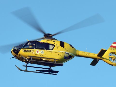Die schwer verletzte Radfahrerin wurde nach der Kollision mit dem LKW in Wien-Liesing in ein Krankenhaus geflogen.
