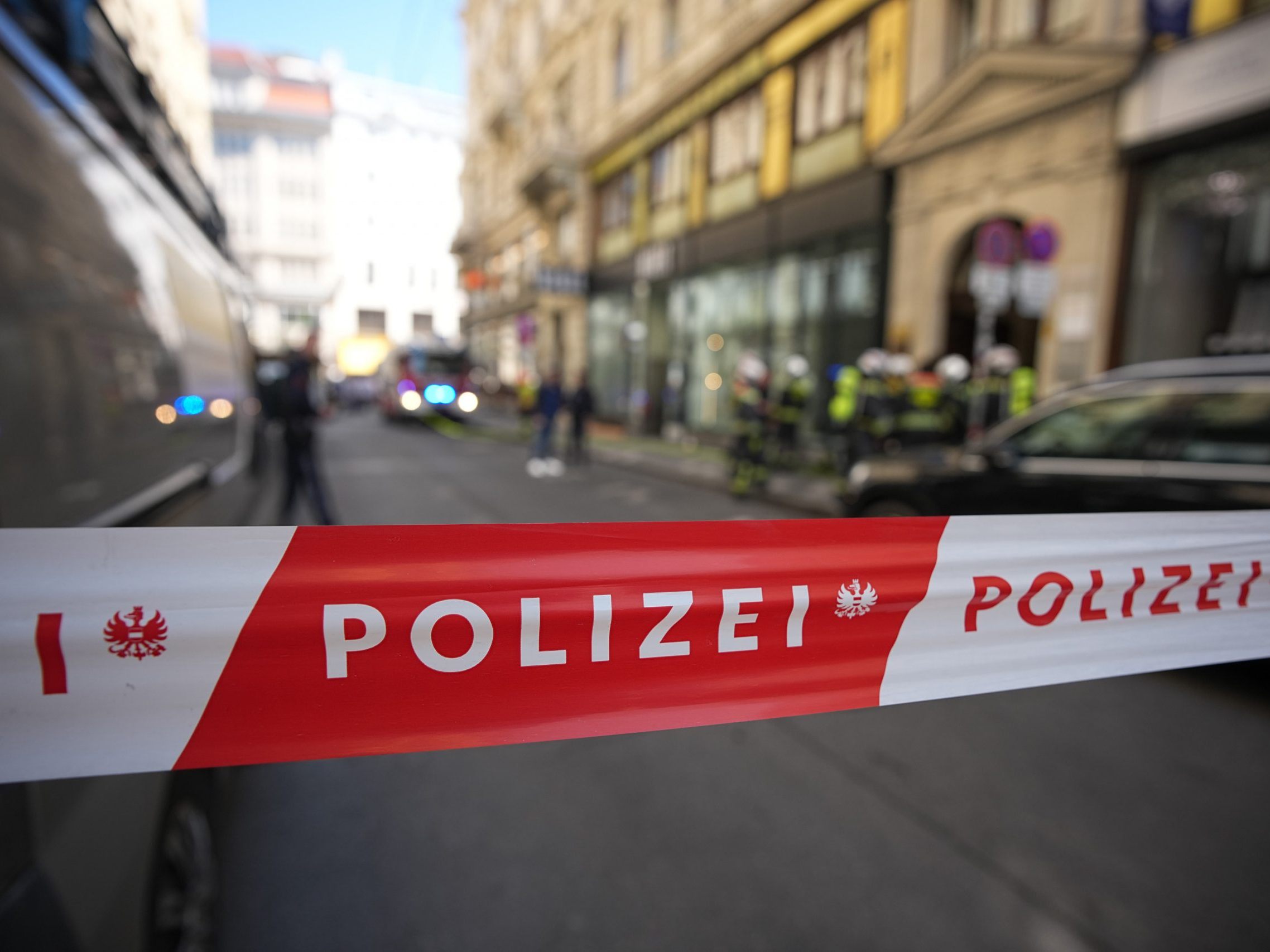 Leichenfund bei Brand in Wien. Leichenfund bei Brand in Wien.