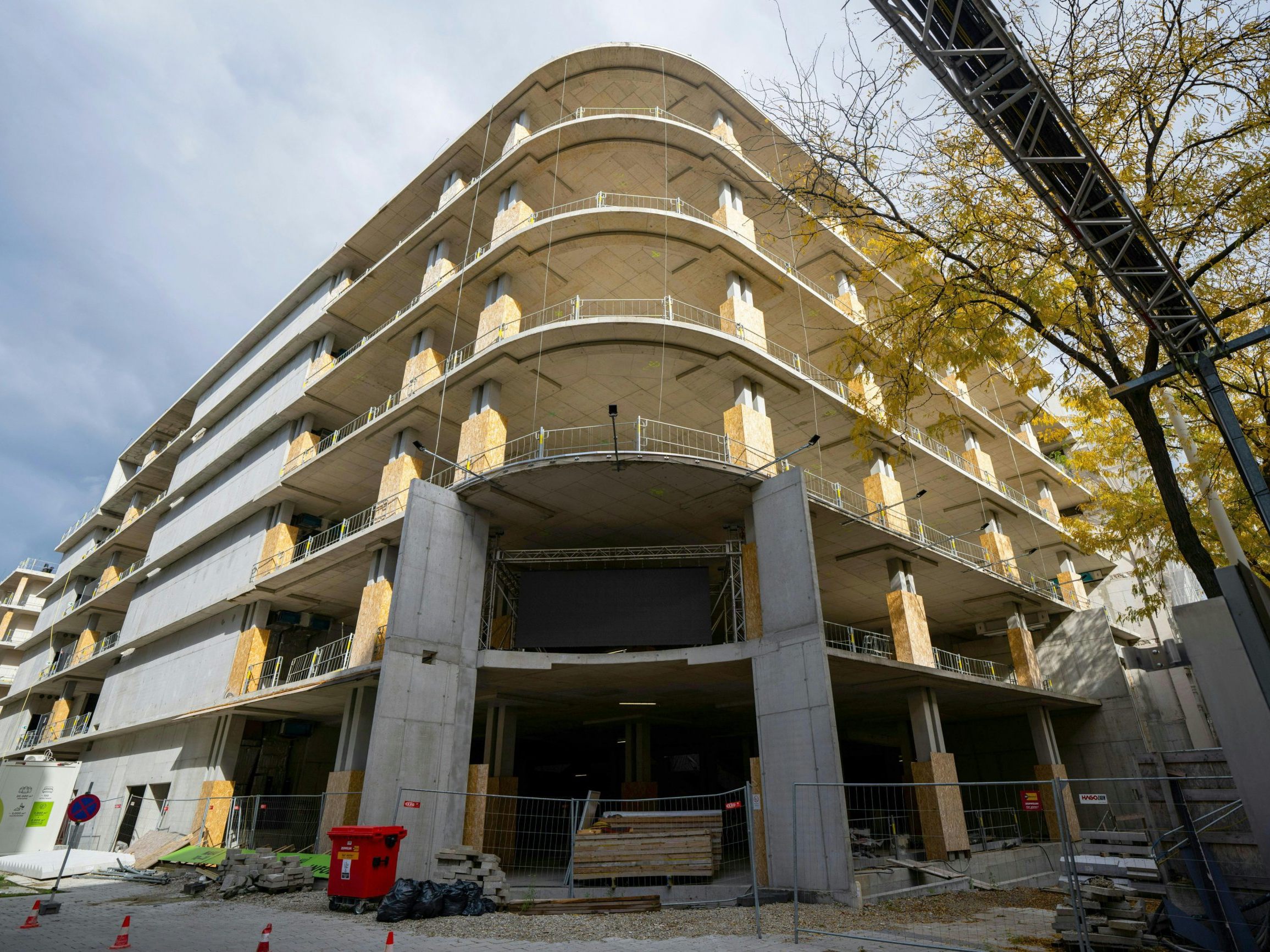 Der neuer Eigentümer denkt offenbar über Wohnungen statt eines Luxuskaufhauses nach.
