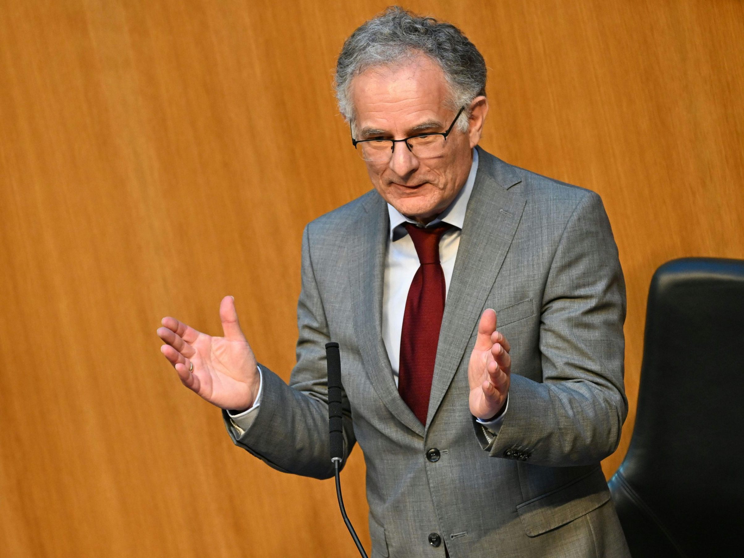 Finanzminister Marterbauer hält im Nationalrat seine Budgetrede. Finanzminister Marterbauer hält im Nationalrat seine Budgetrede.