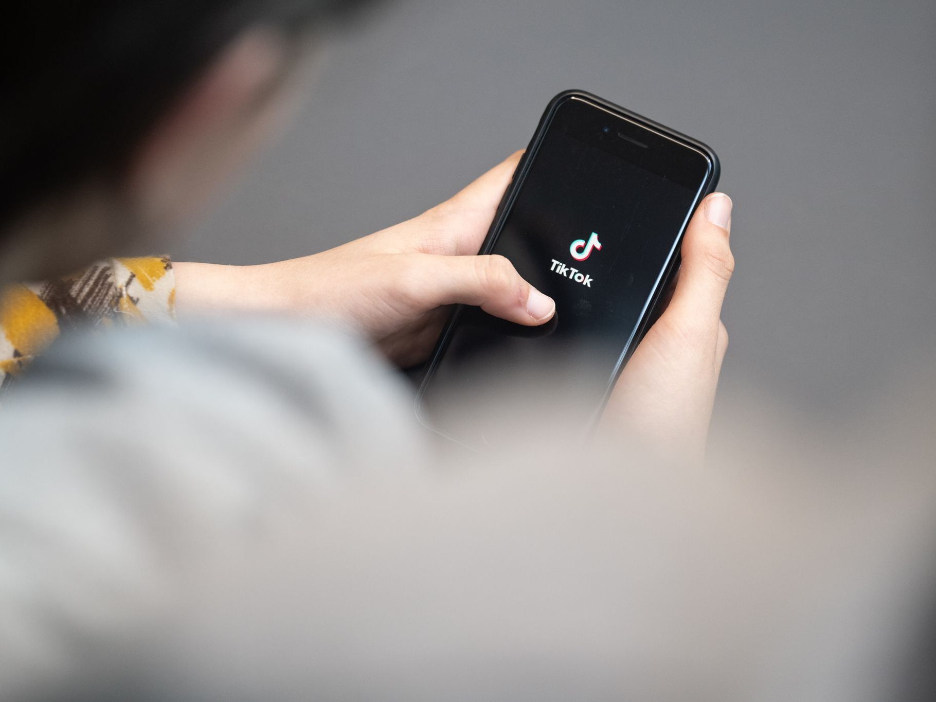 Die Internetplattform TikTok muss wegen Verstößen gegen den europäischen Datenschutz eine Strafe von 530 Millionen Euro zahlen. Die Internetplattform TikTok muss wegen Verstößen gegen den europäischen Datenschutz eine Strafe von 530 Millionen Euro zahlen.