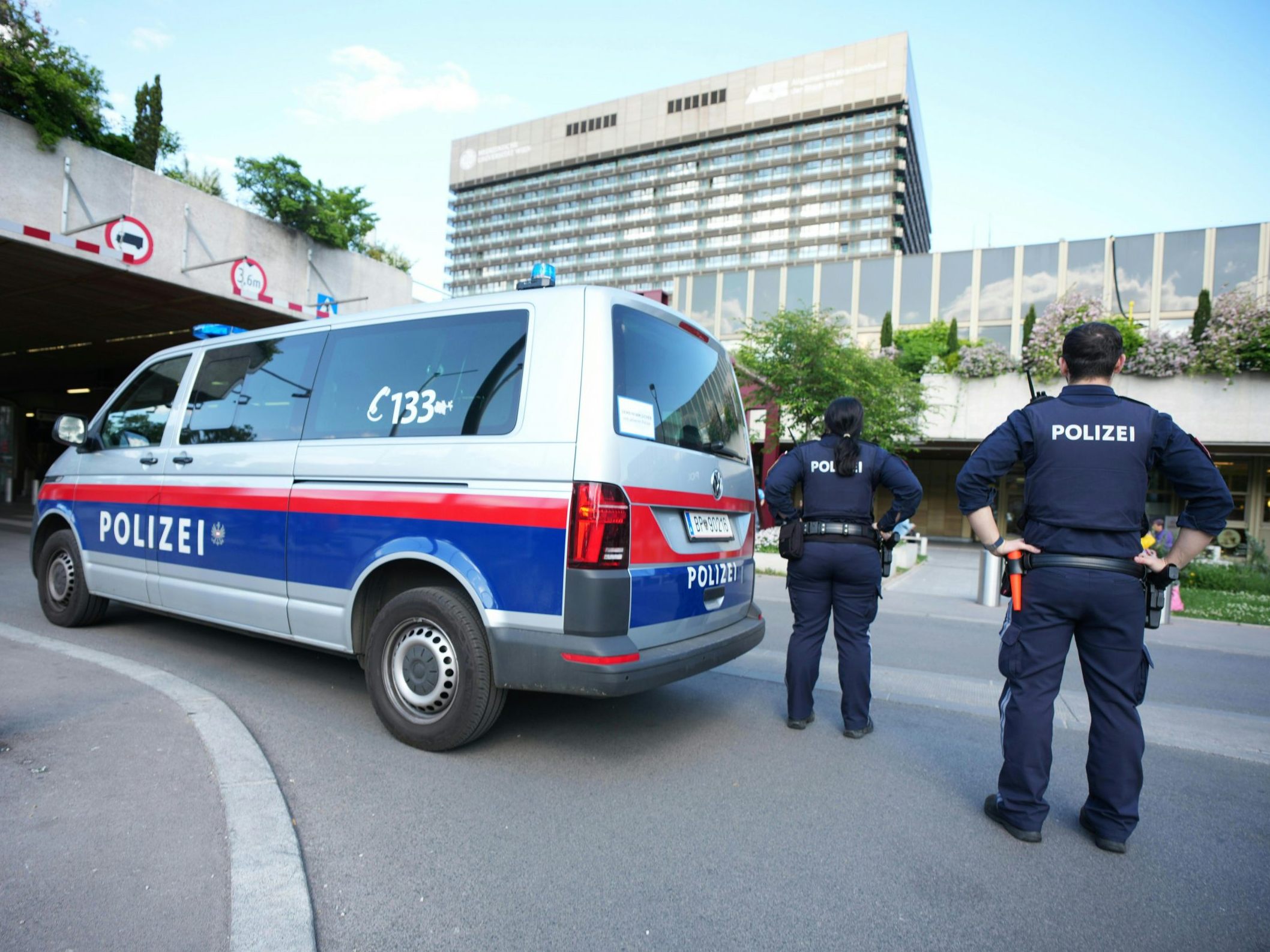 WEGA-Einsatz beim Wiener AKH.