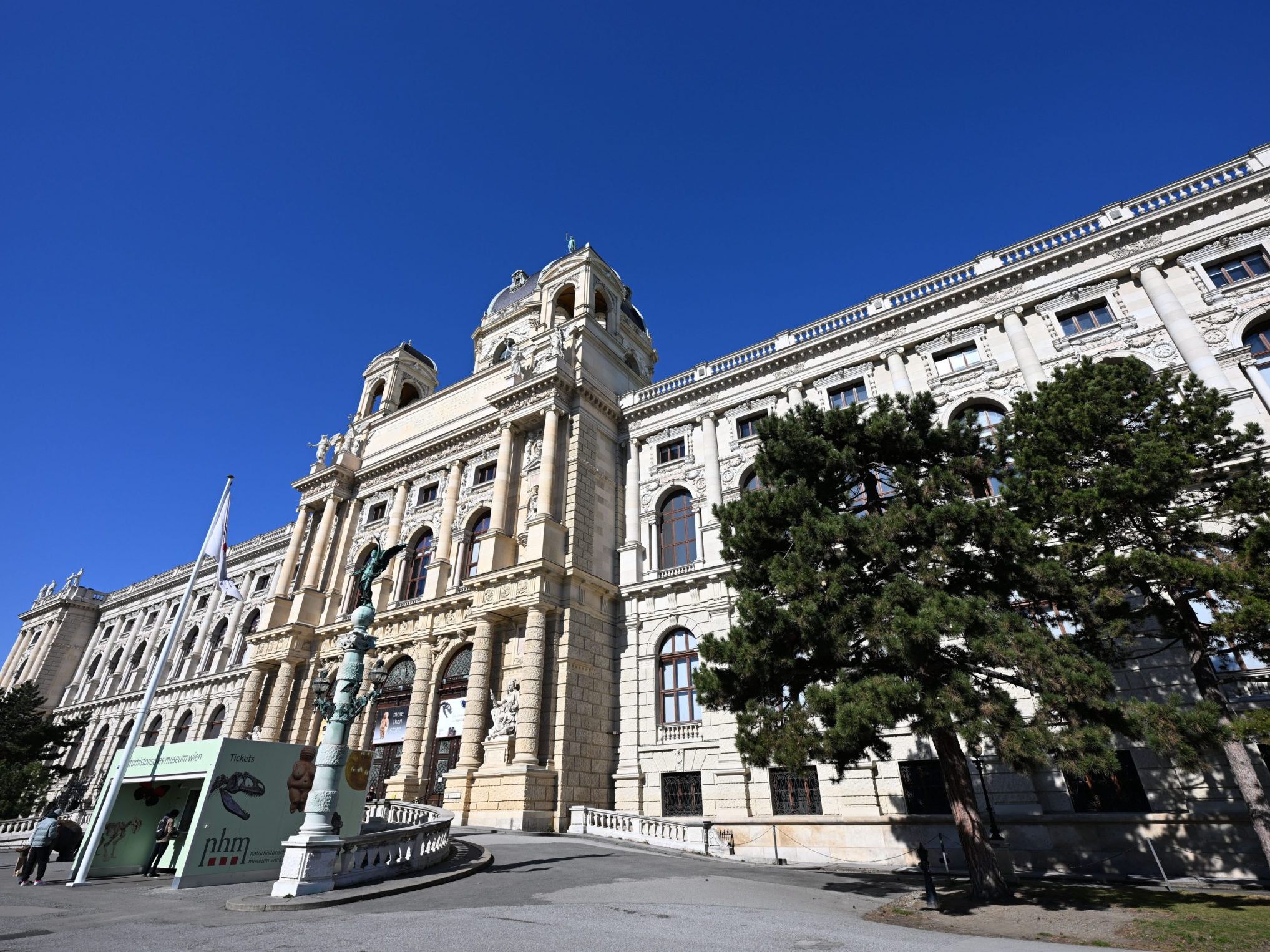 Das NHM geht den Umbau trotz großer Fragezeichen zum Kulturbudget an.