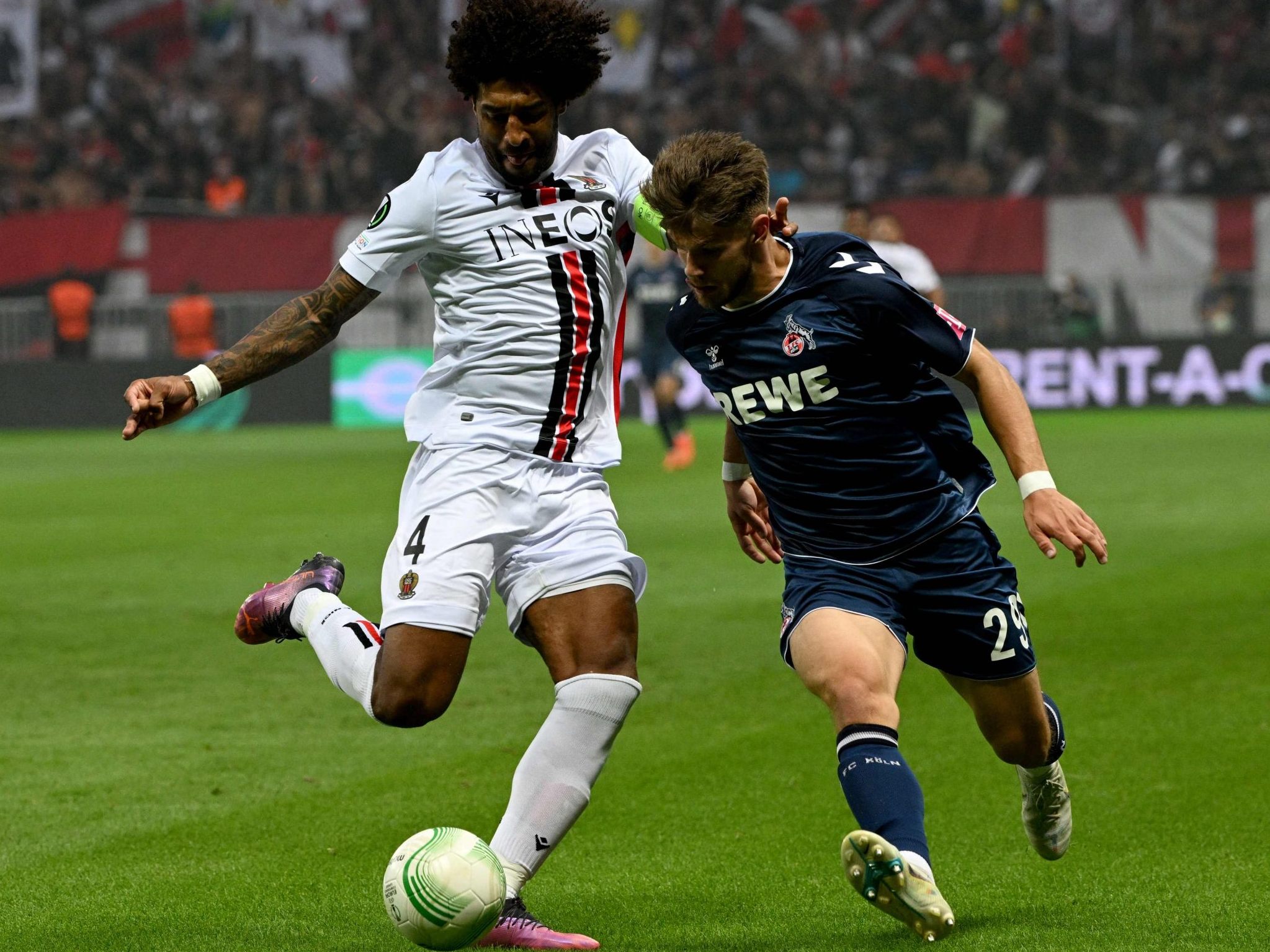 Köln-Stürmer und DFB-Nachwuchsspieler Lemperle wurde Opfer einer Prügelattacke Köln-Stürmer und DFB-Nachwuchsspieler Lemperle wurde Opfer einer Prügelattacke