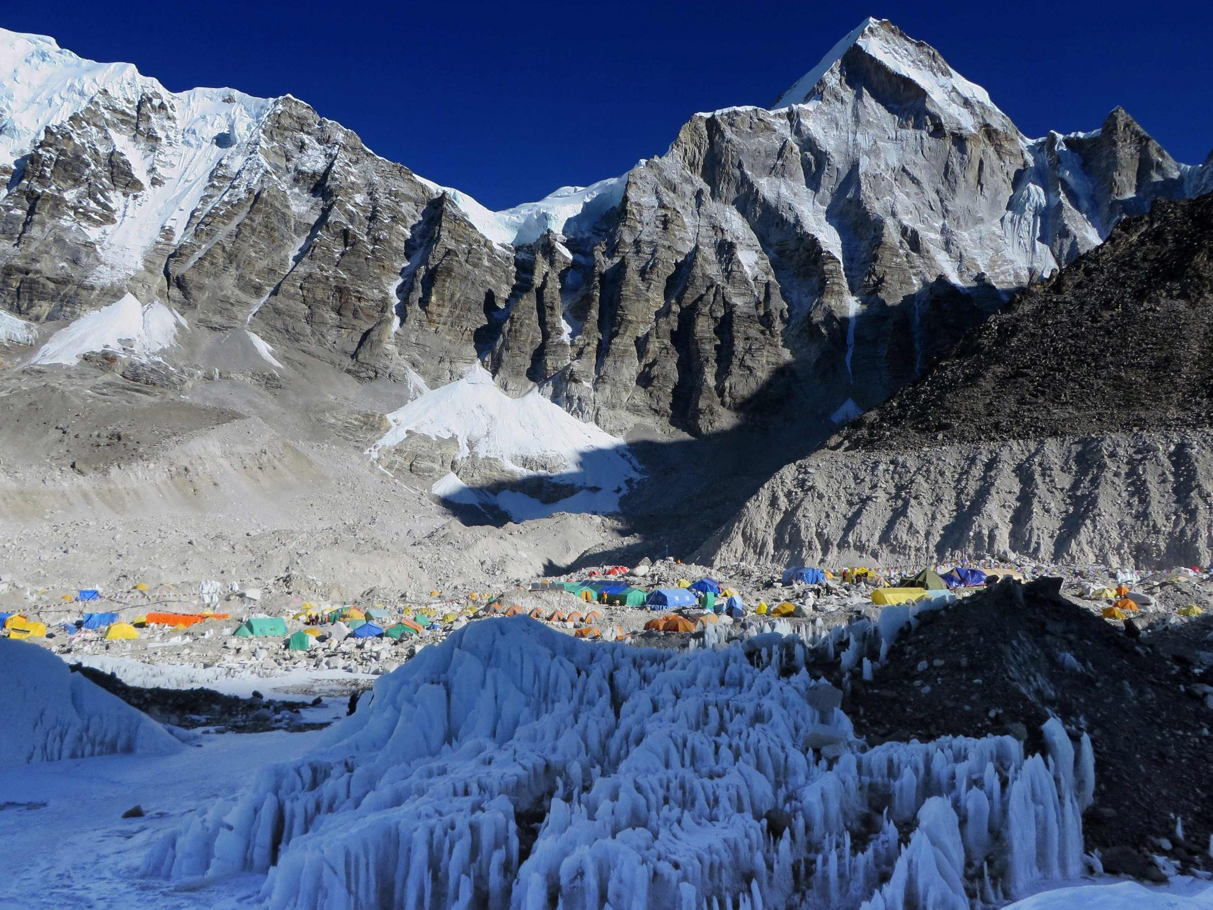 Tiroler Lukas Furtenbach will mit Xenon-Schnellexpedition neue Maßstäbe setzen.