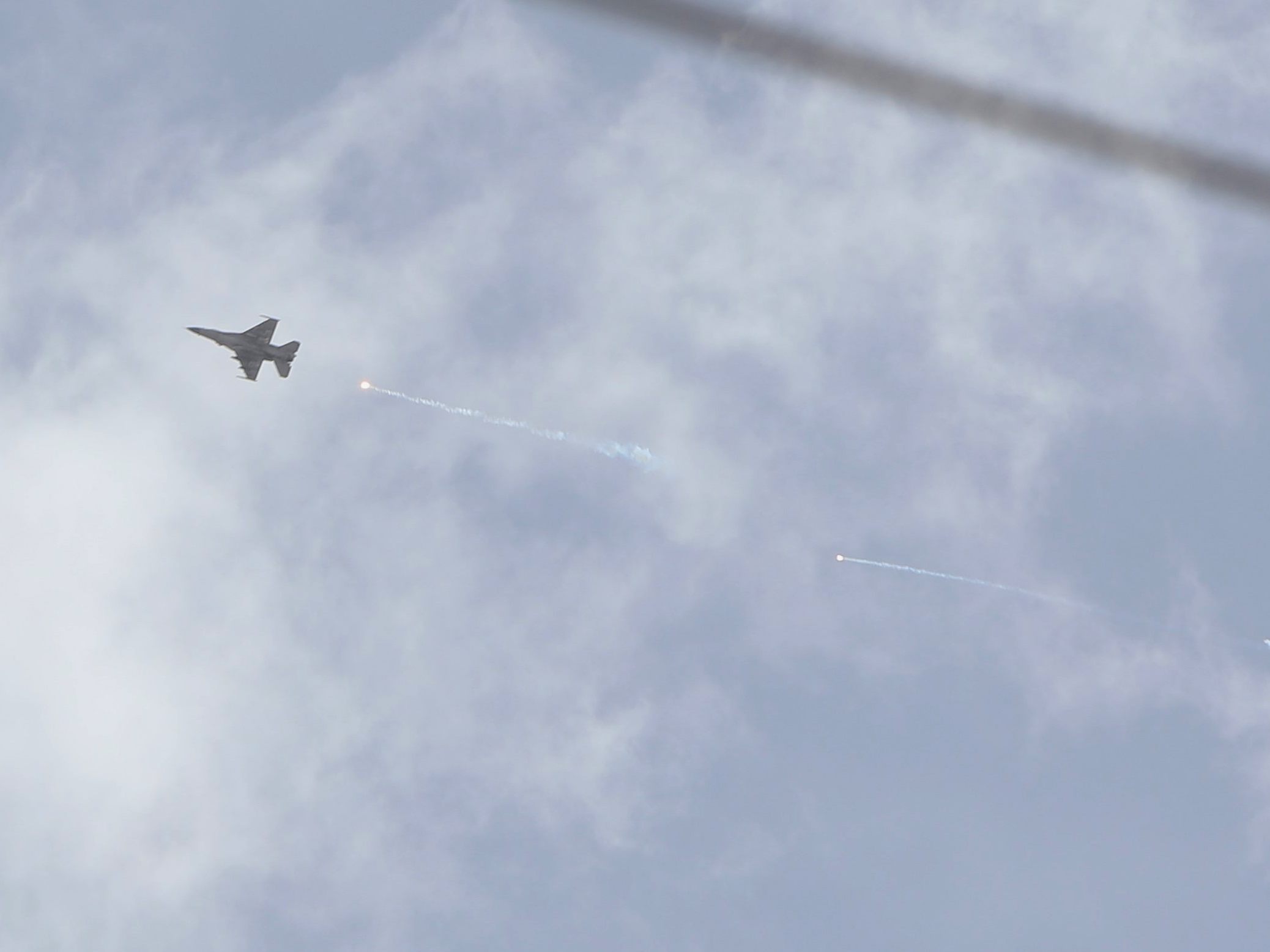 Israel hat Ziele nahe des syrischen Präsidentenpalastes in Damaskus angegriffen. Israel hat Ziele nahe des syrischen Präsidentenpalastes in Damaskus angegriffen.