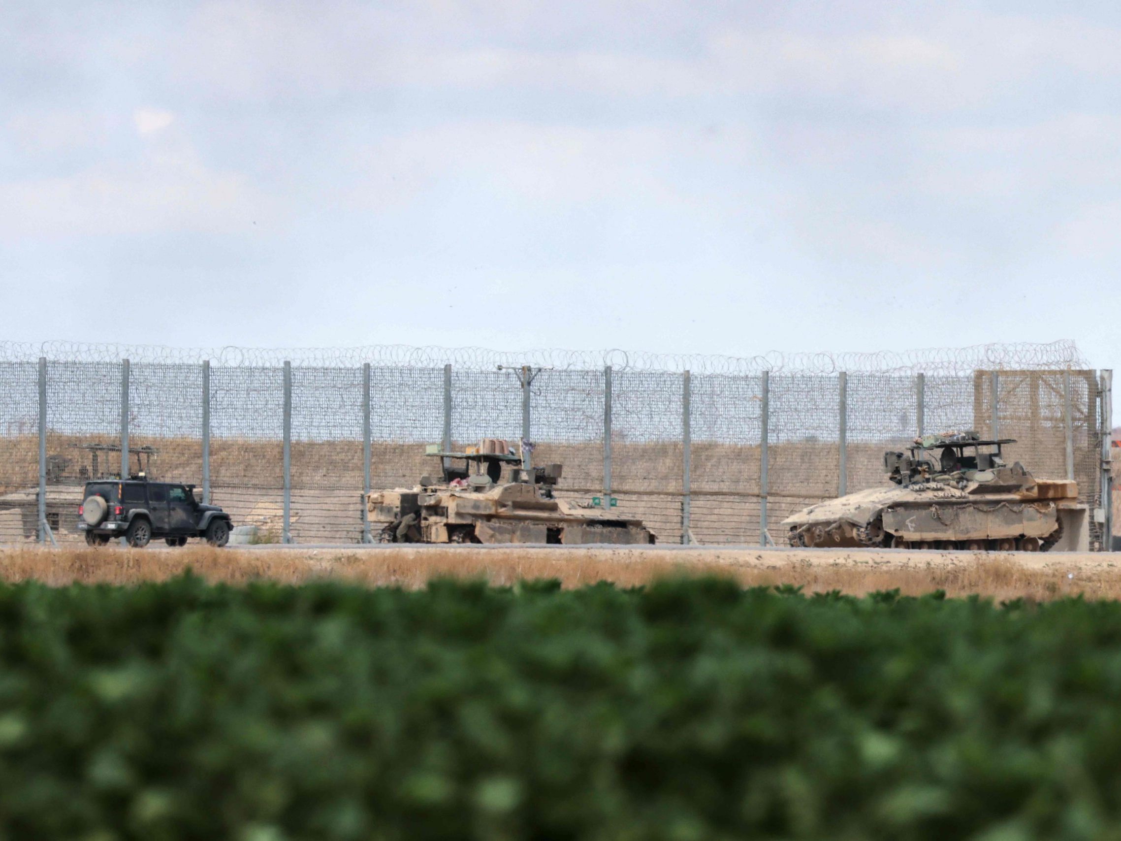 Das israelische Sicherheitskabinett hat einen Plan verabschiedet, der unter anderem eine dauerhafte Besetzung des Palästinensergebiets vorsieht. Das israelische Sicherheitskabinett hat einen Plan verabschiedet, der unter anderem eine dauerhafte Besetzung des Palästinensergebiets vorsieht.