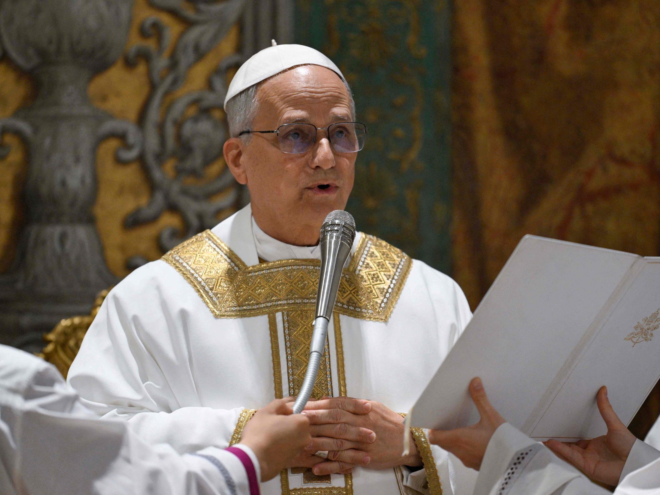 Papst Leo bei Premieren-Messe.